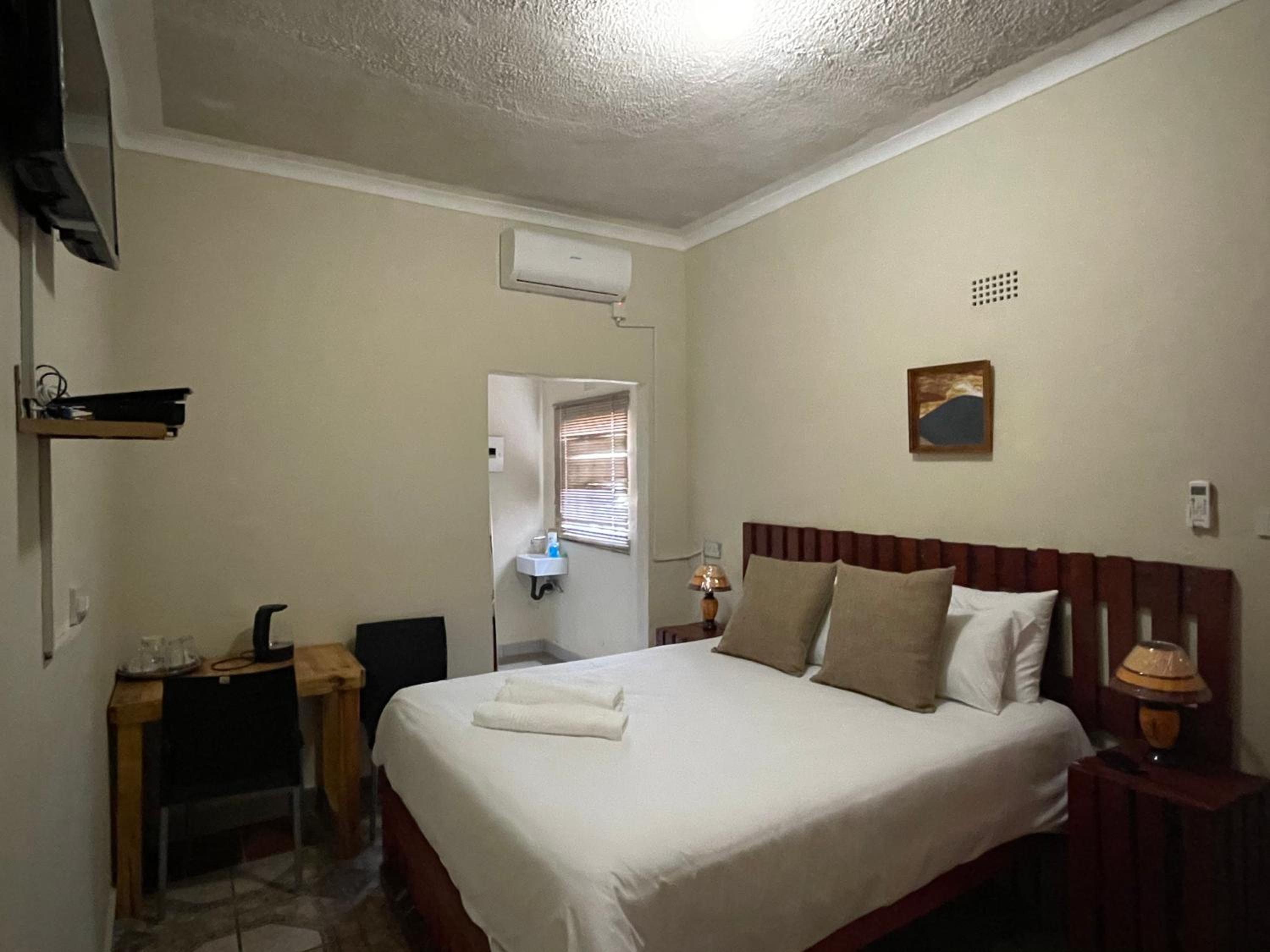 Budget Double Room photo 1