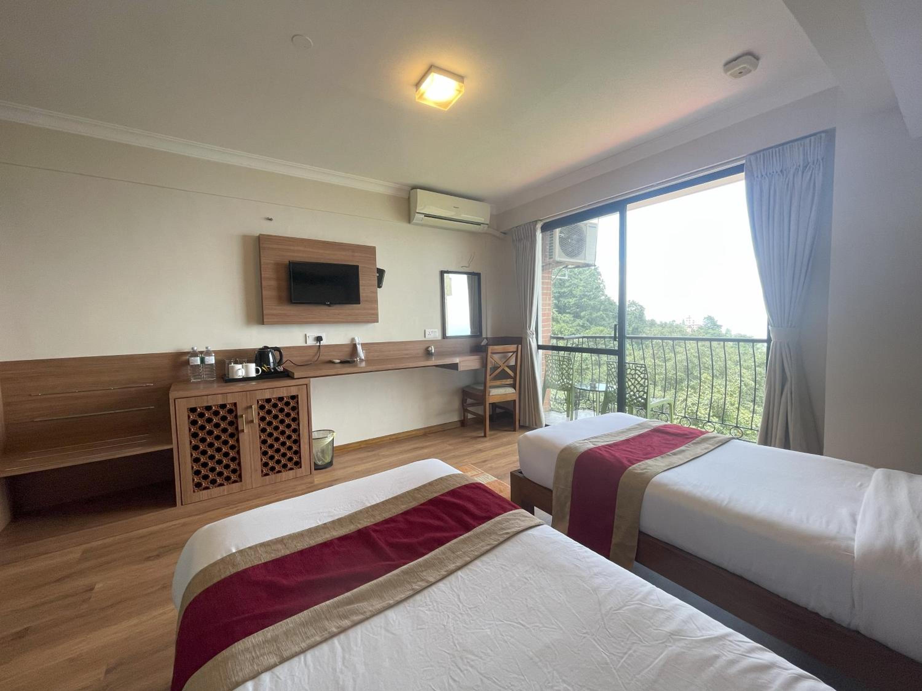 Deluxe Double or Twin Room - Photo 17