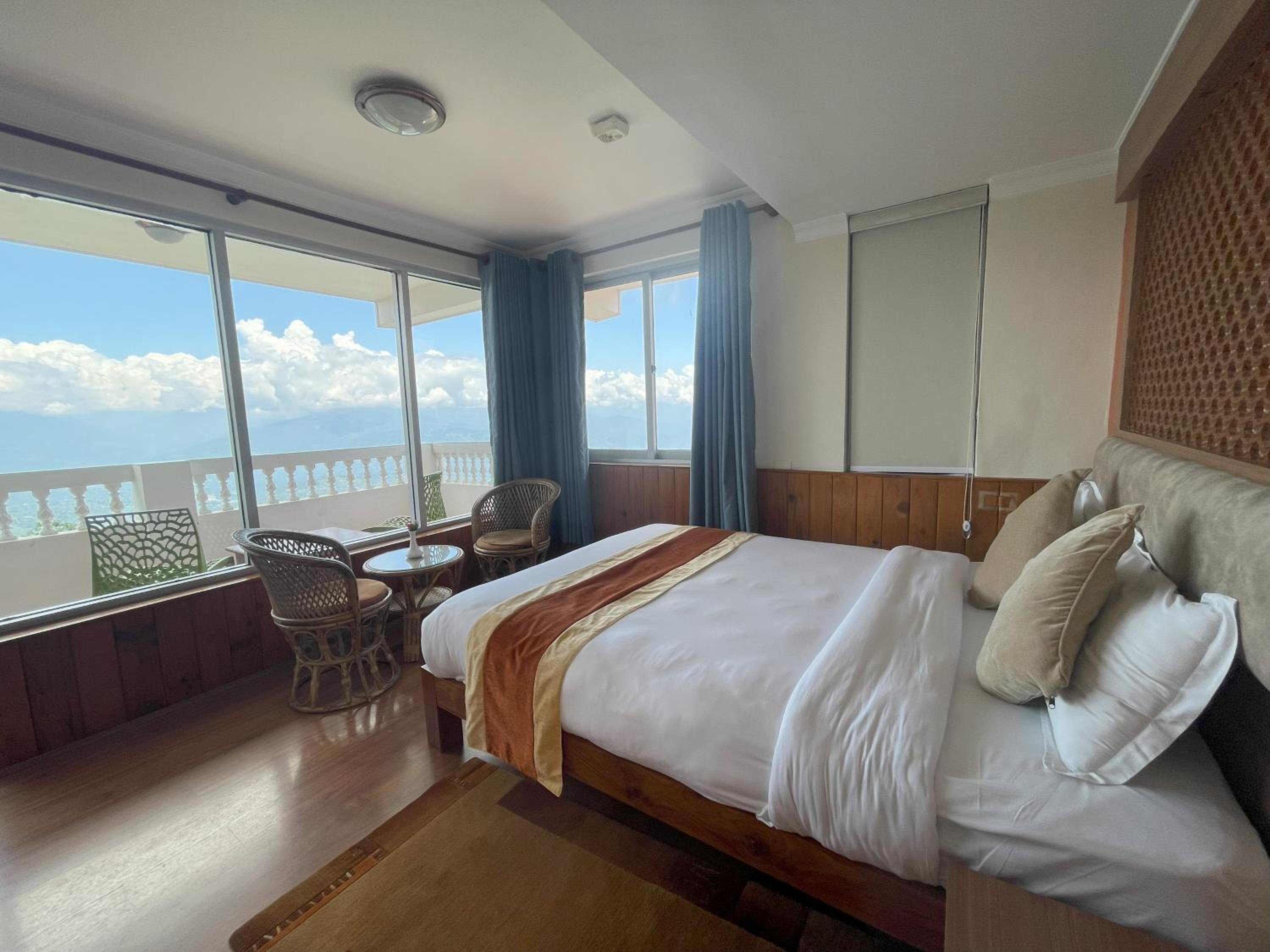 Deluxe Double or Twin Room with Mountain View - Photo 14