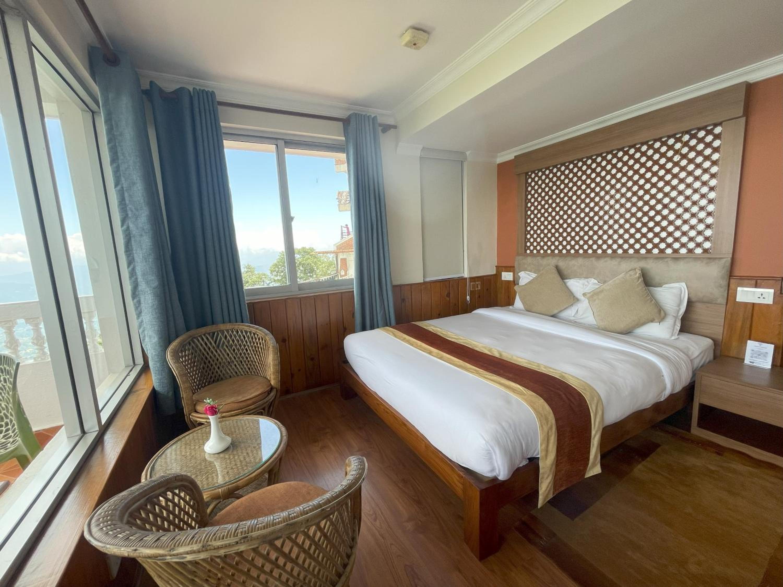 Deluxe Double or Twin Room with Mountain View - Photo 15