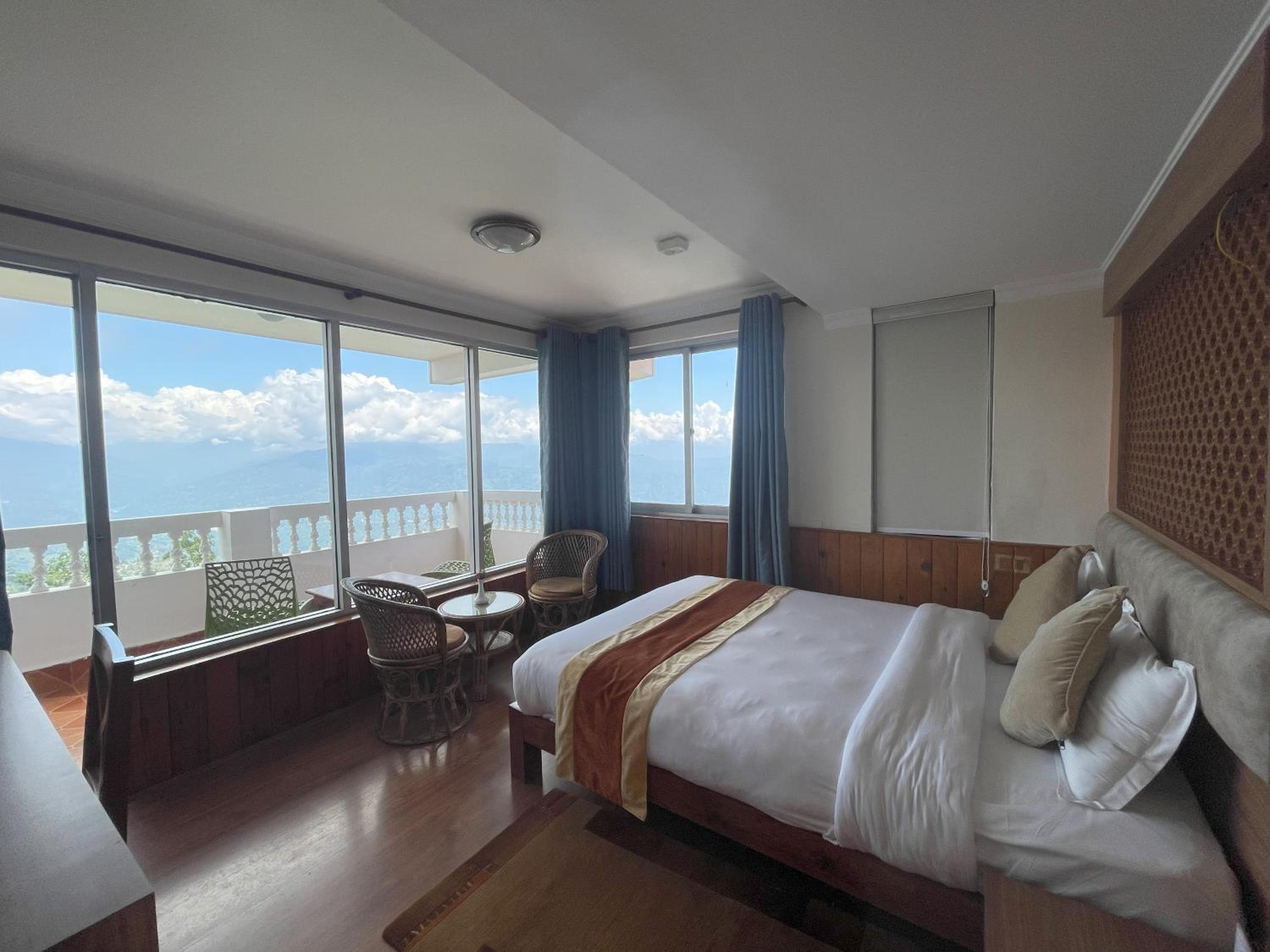 Deluxe Double or Twin Room with Mountain View - Photo 16