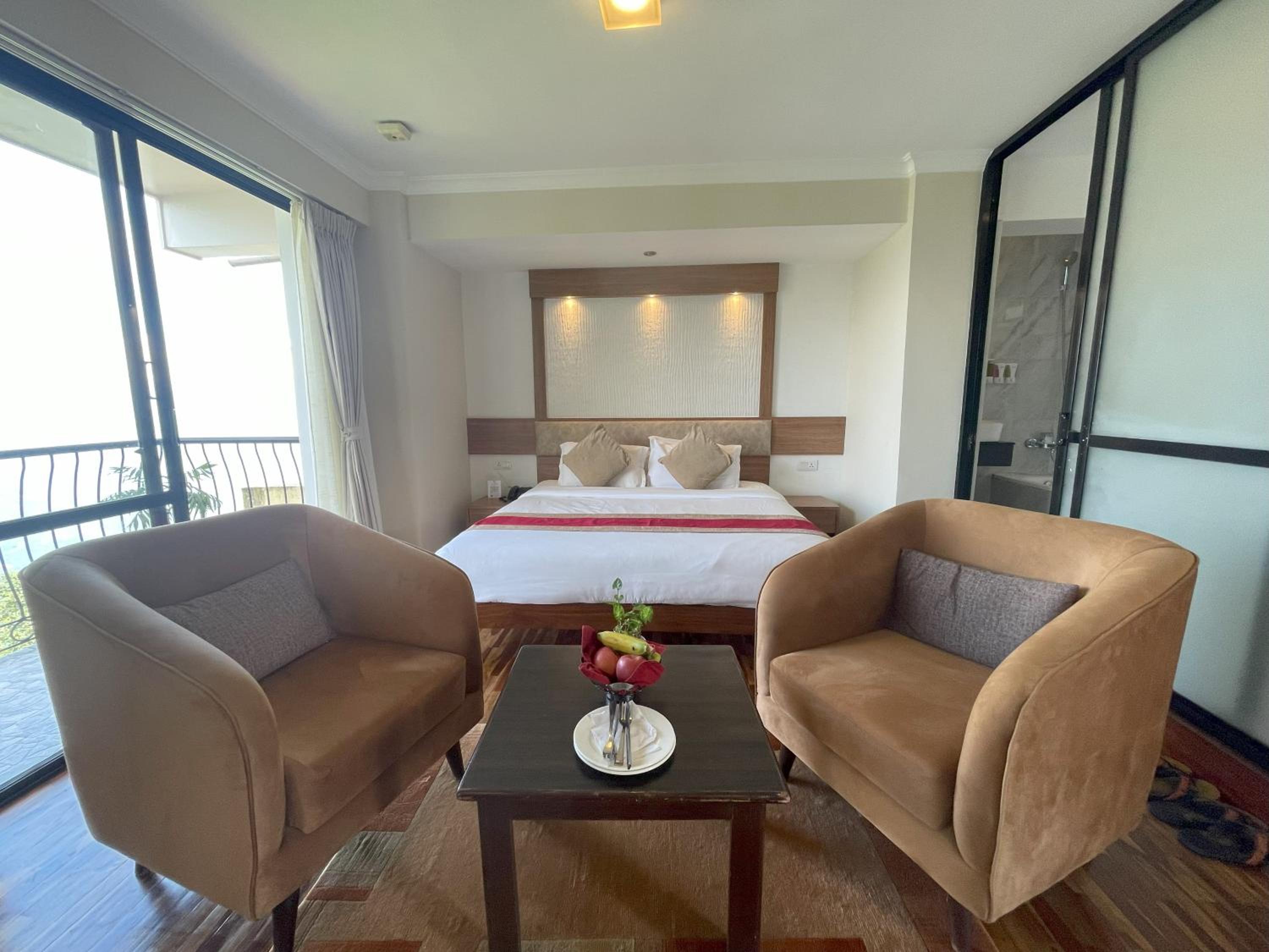 Suite - Photo 5