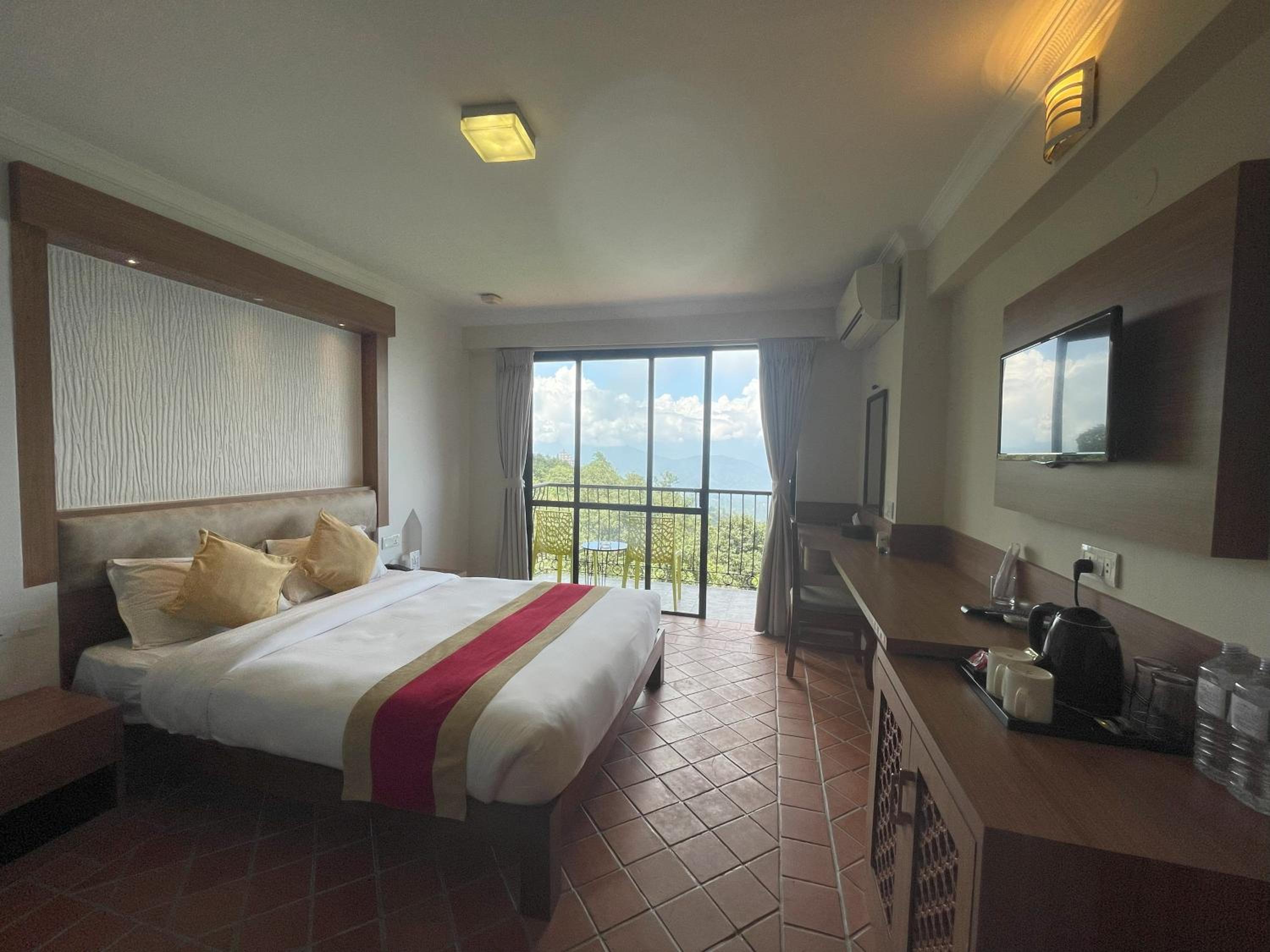 Deluxe Double or Twin Room with Mountain View - Photo 5
