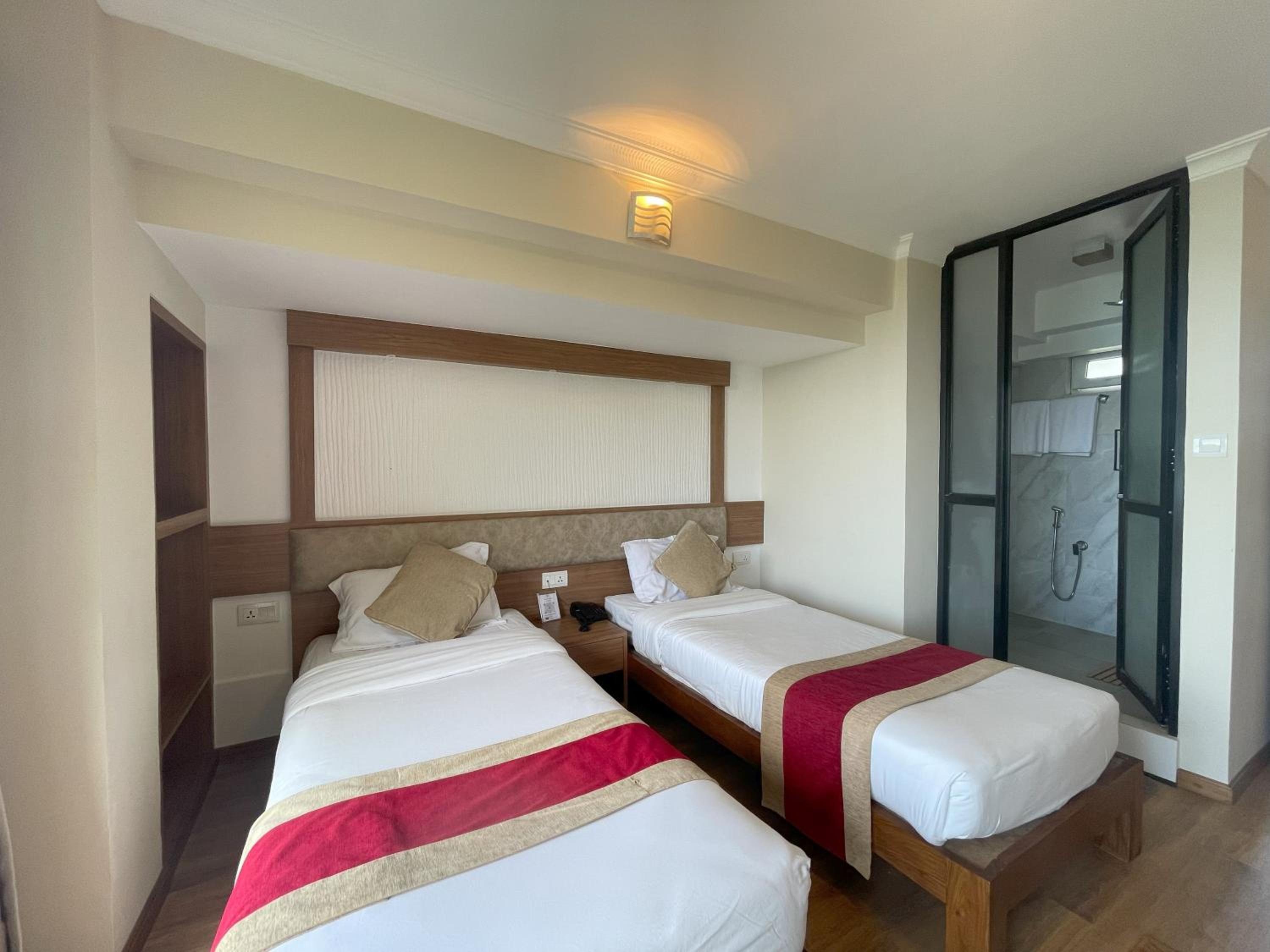 Deluxe Double or Twin Room - Photo 14