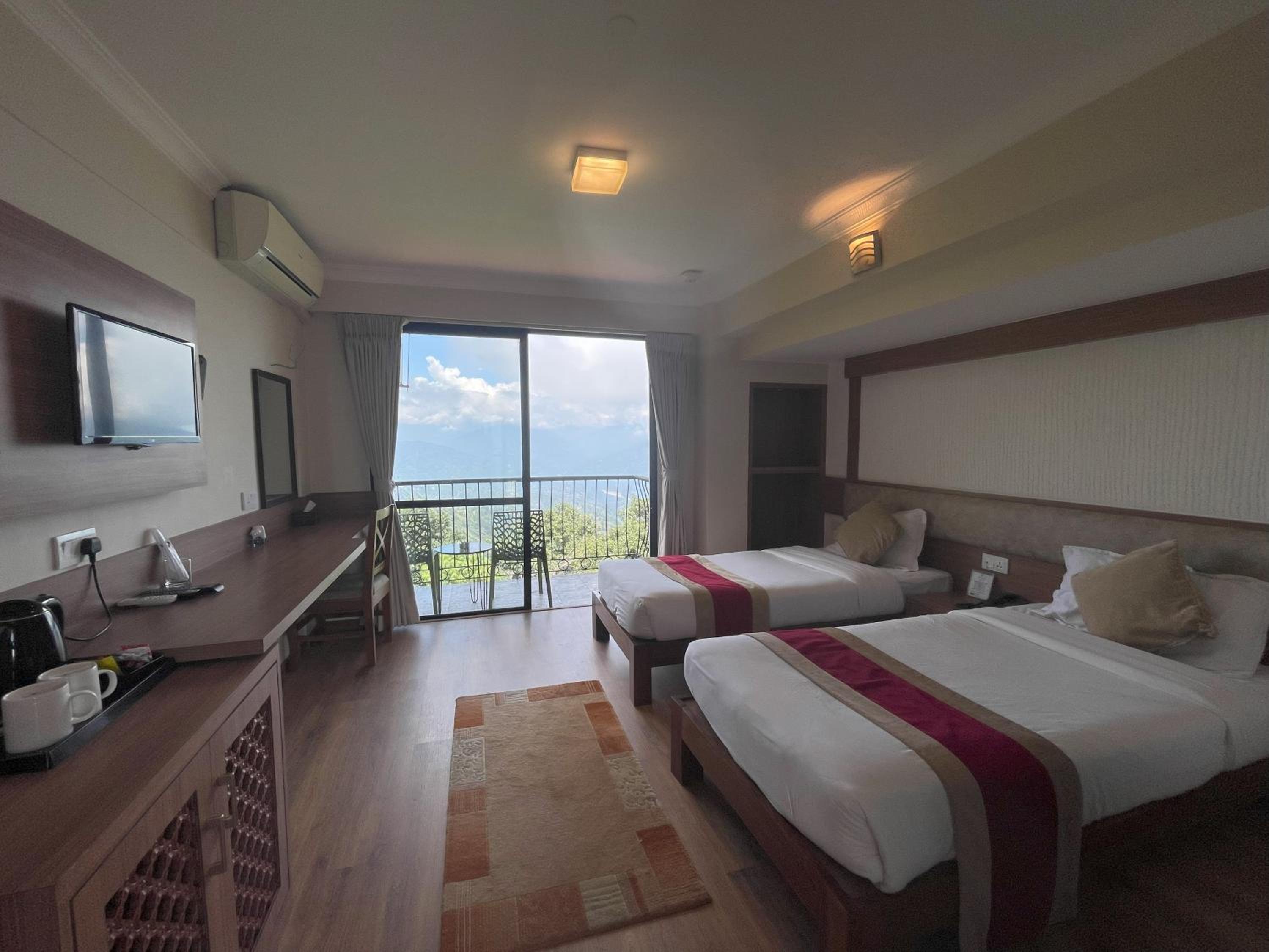 Deluxe Double or Twin Room - Photo 11
