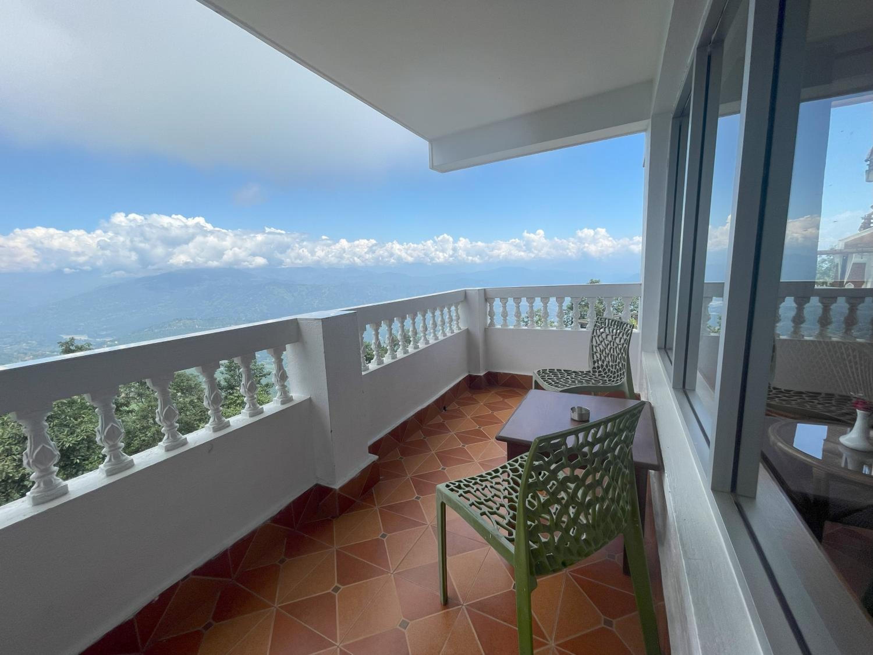 Deluxe Double or Twin Room with Mountain View - Photo 6