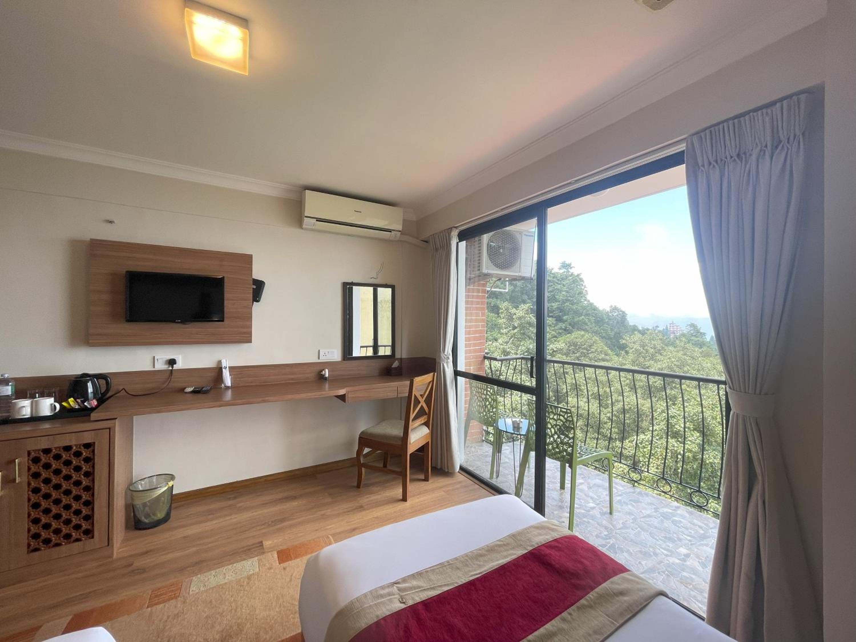 Deluxe Double or Twin Room - Photo 18