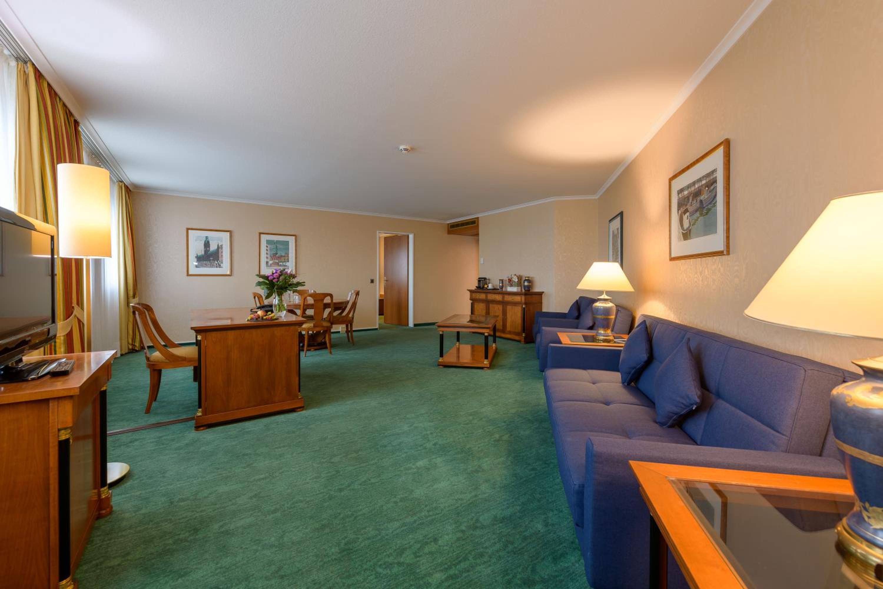 Superior Suite - Photo 4