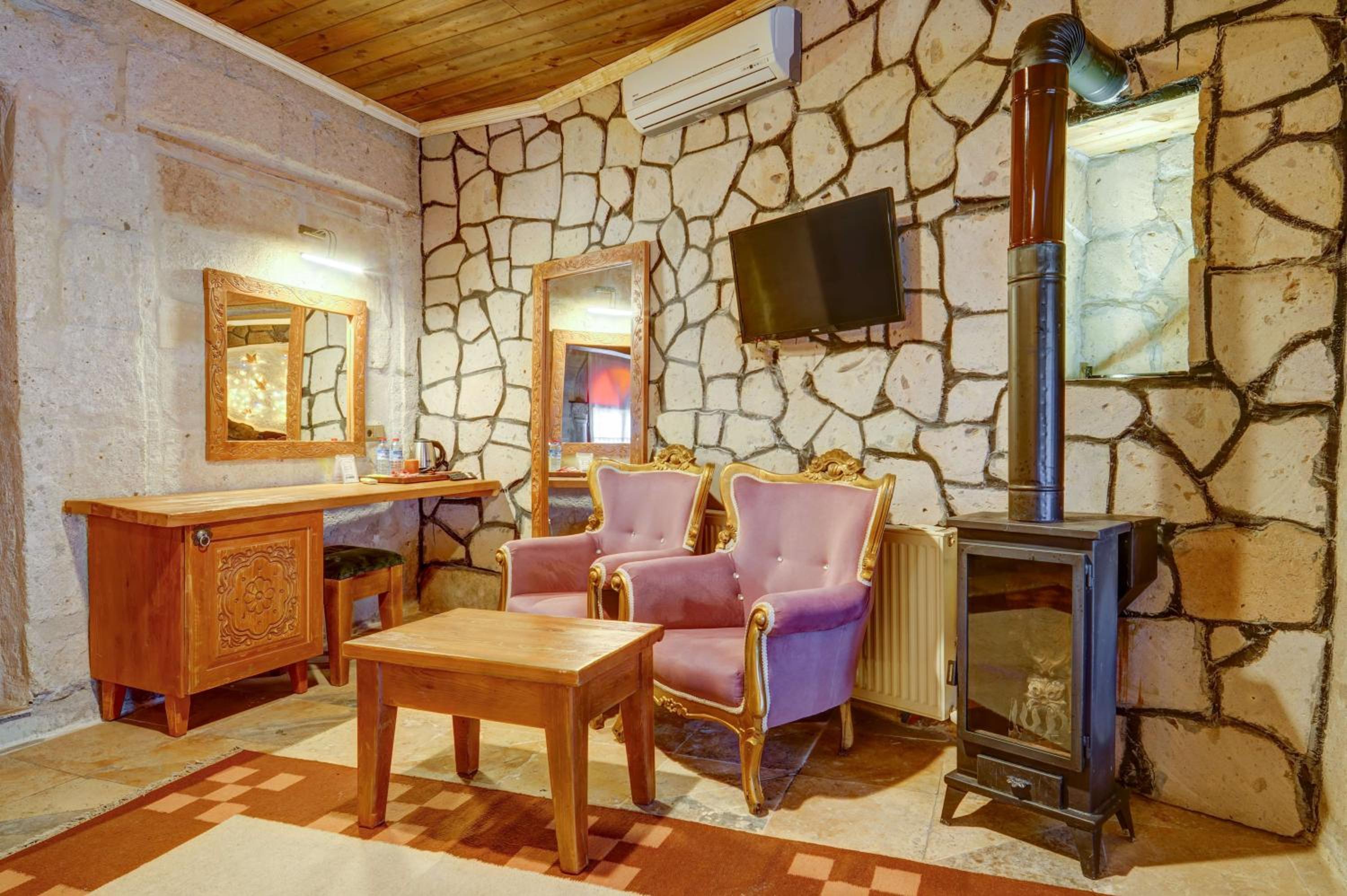 King Room with Garden View - Photo 12