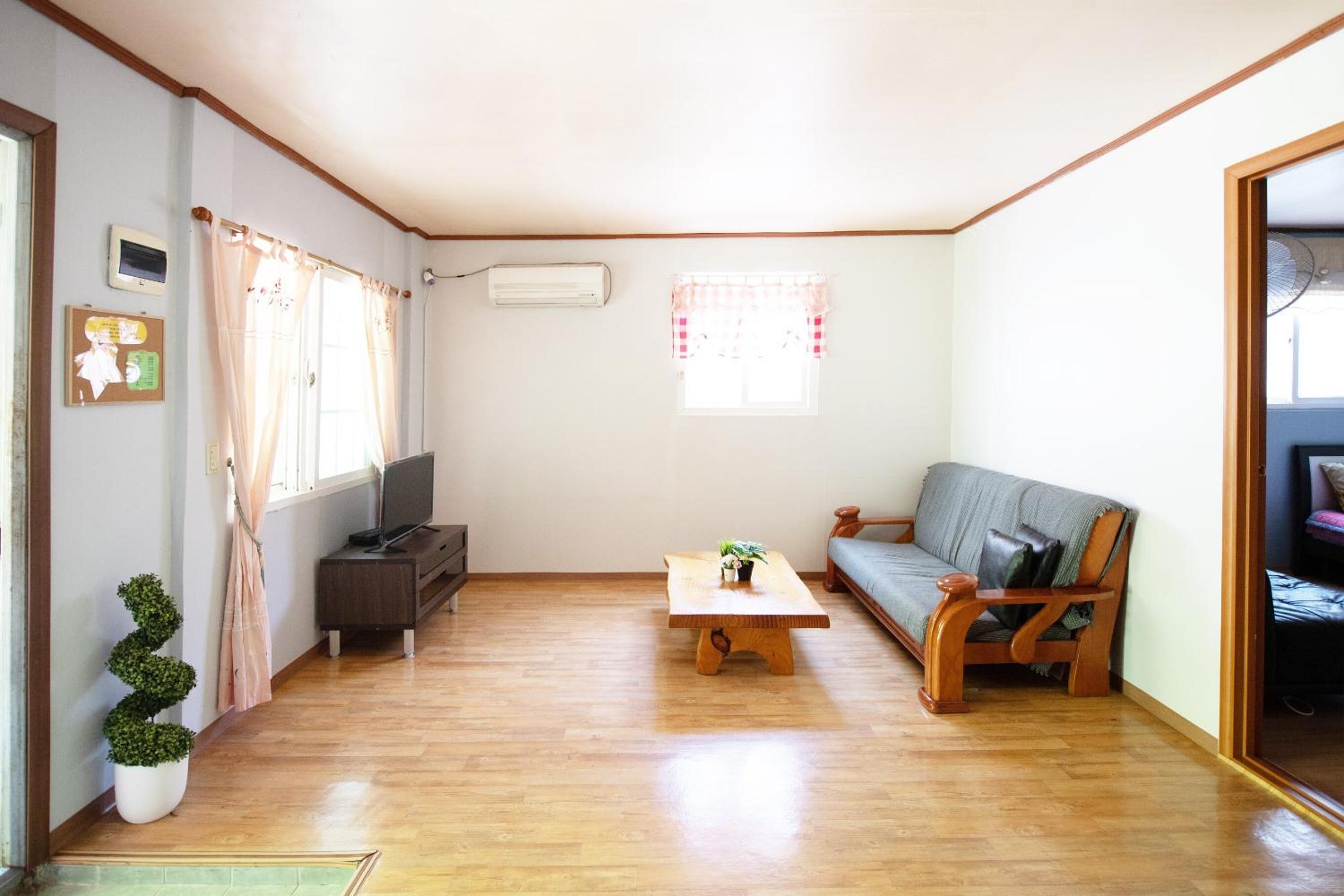 Quadruple Room - Photo 1