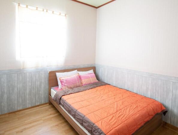 Family Room - Photo 9