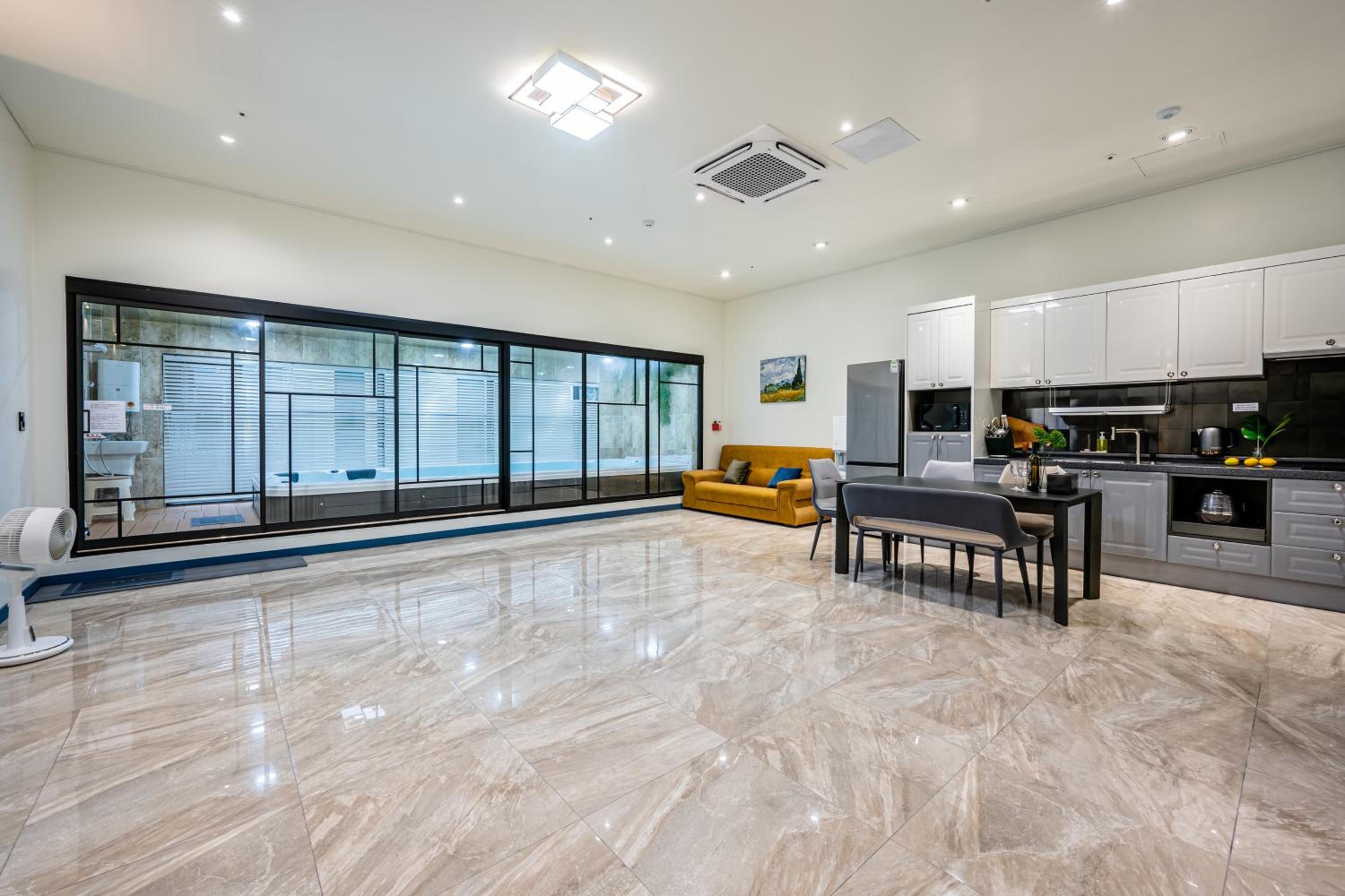 One-Bedroom Villa photo 1