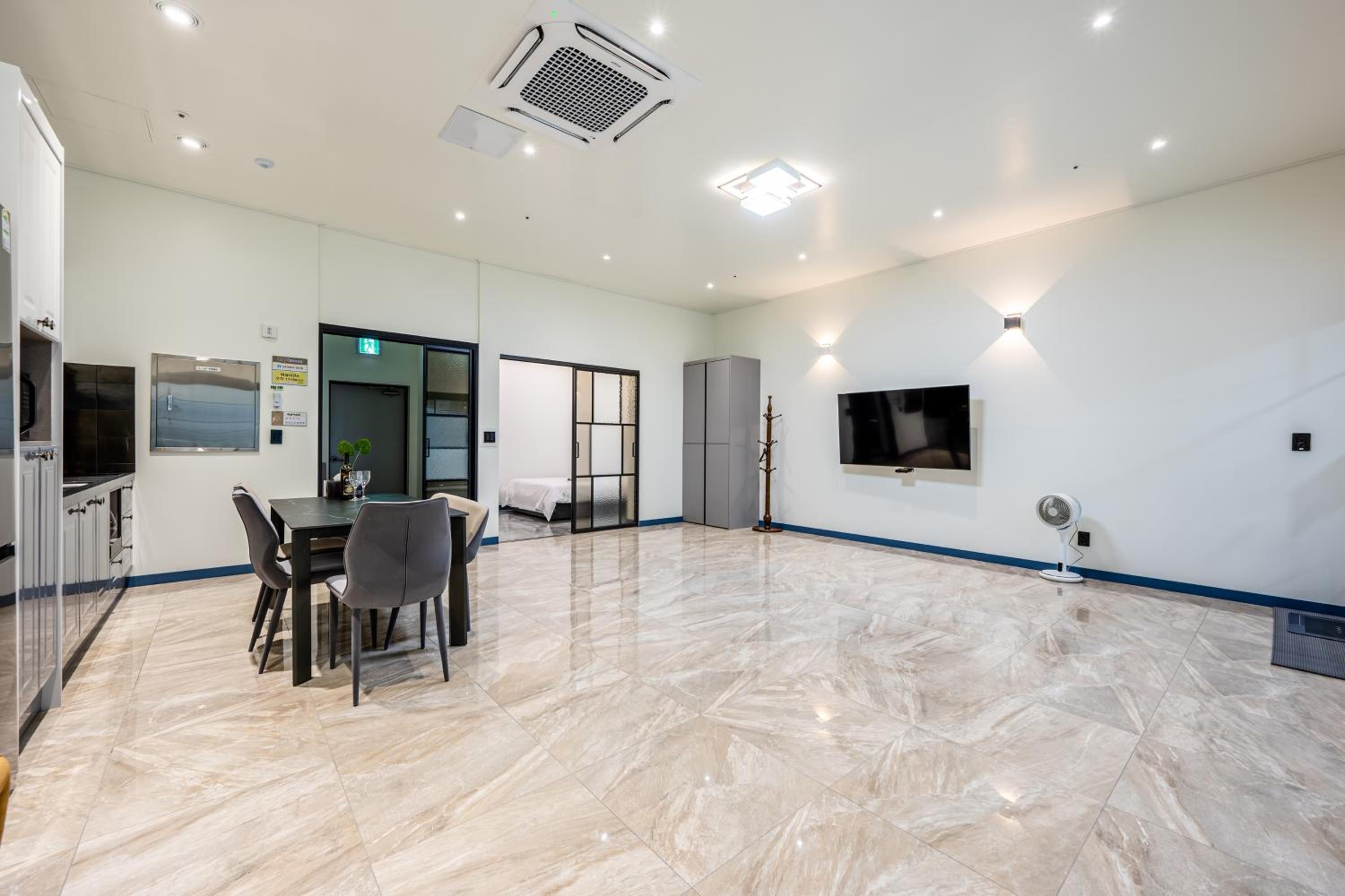 One-Bedroom Villa photo 2