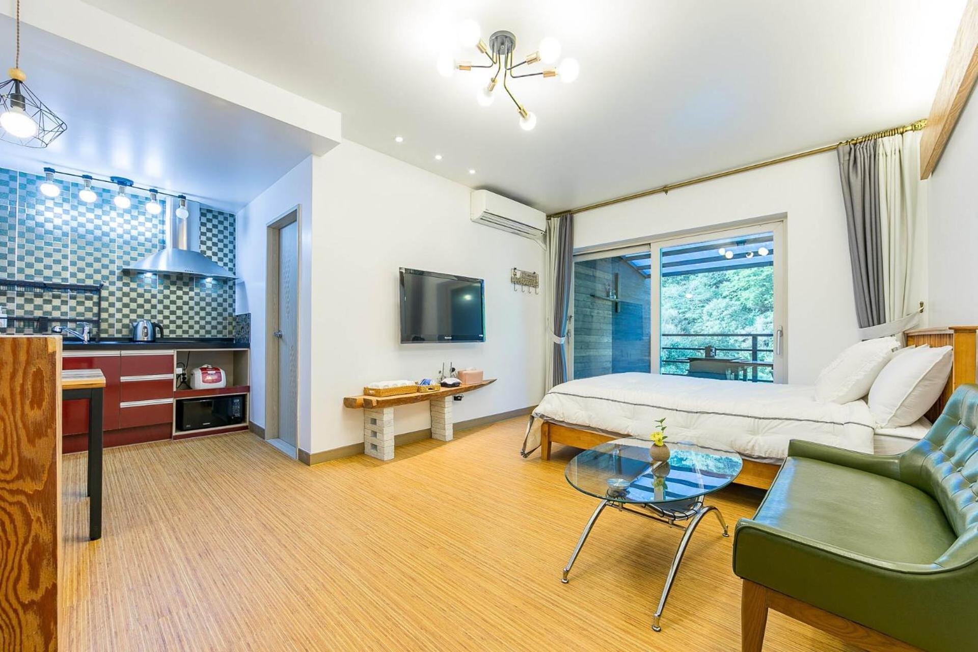 Double Room - Photo 6