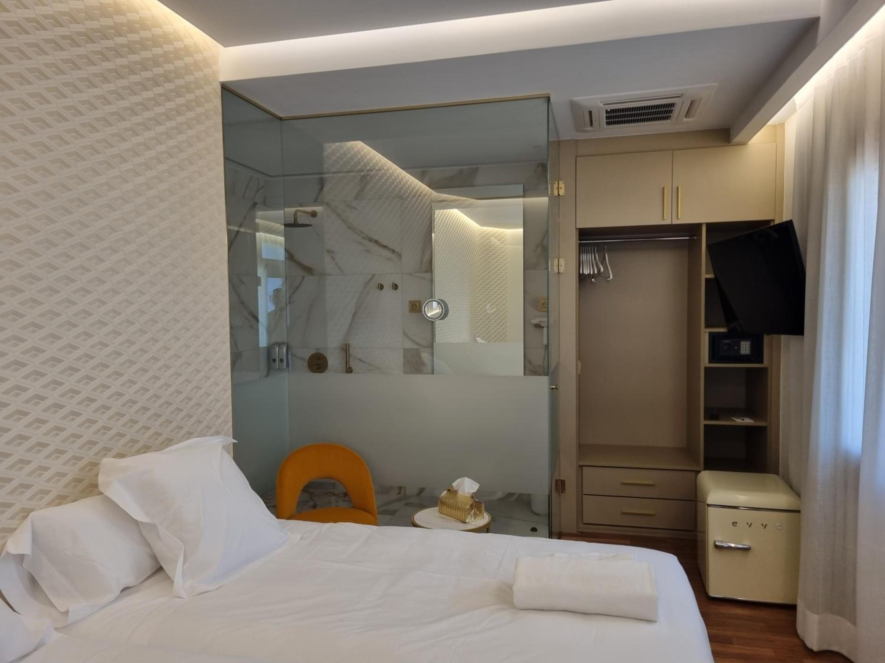 Standard Twin Room photo 2