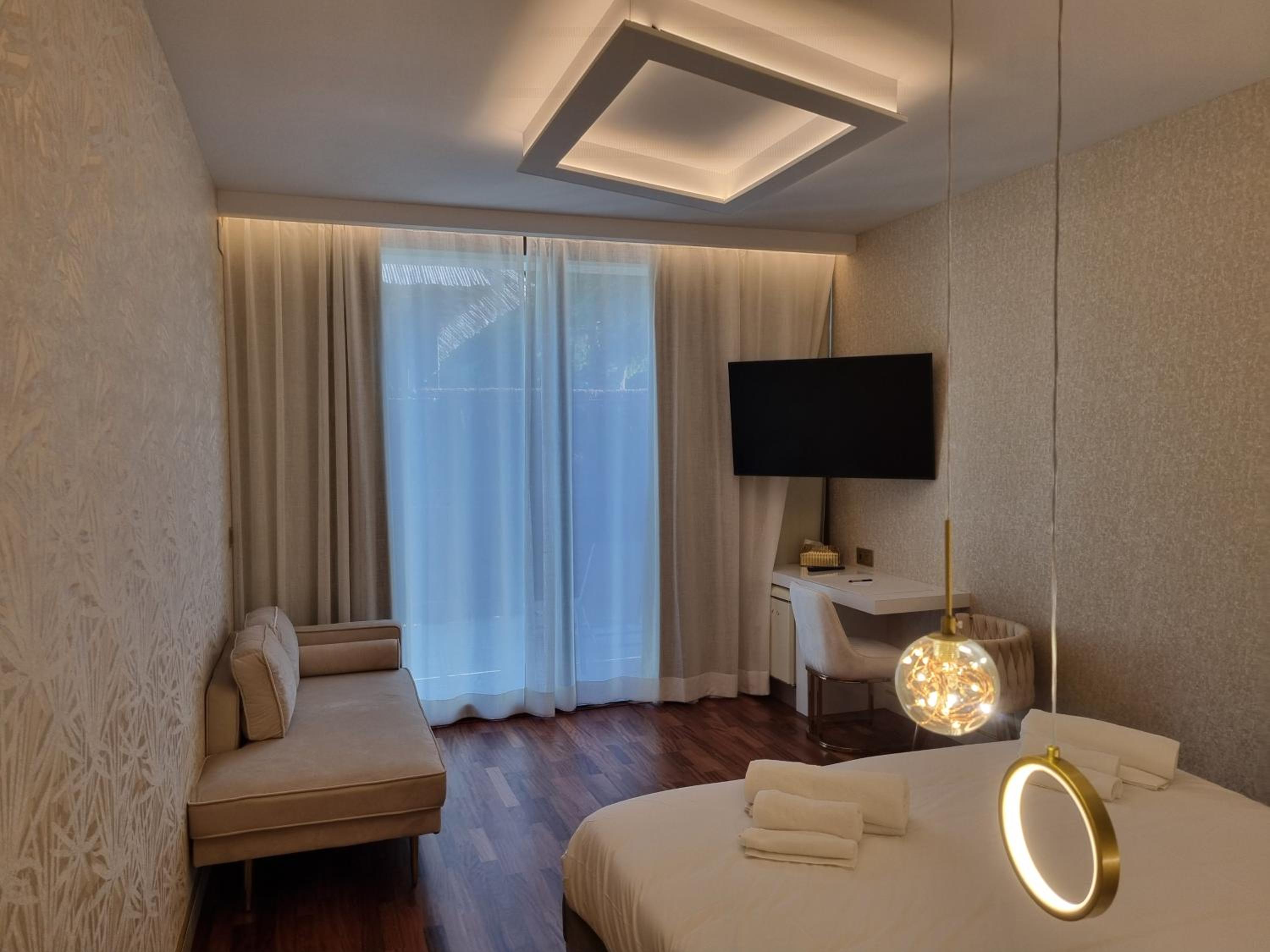 Deluxe Double Room with Garden View photo 3