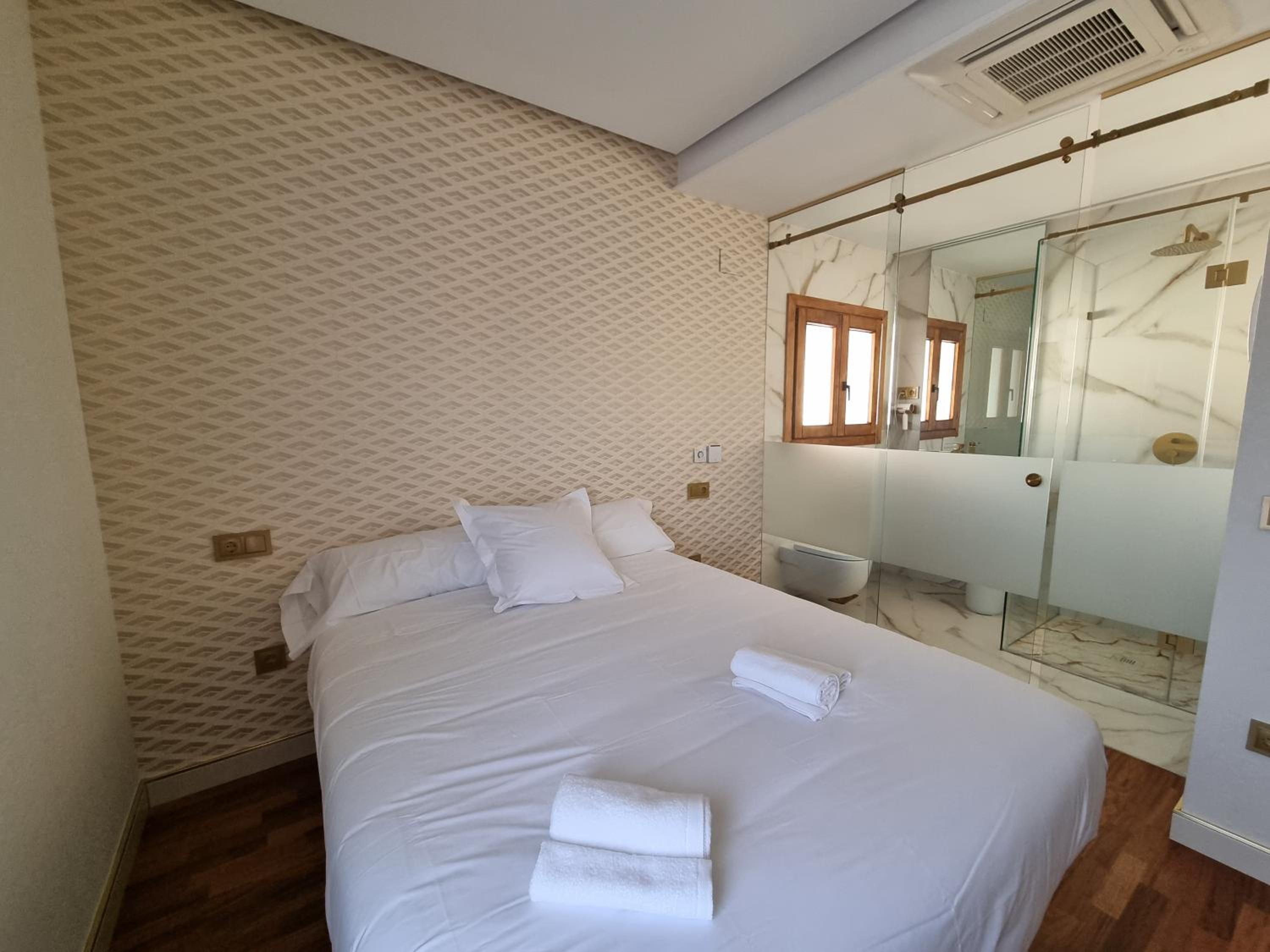 Large Single Room