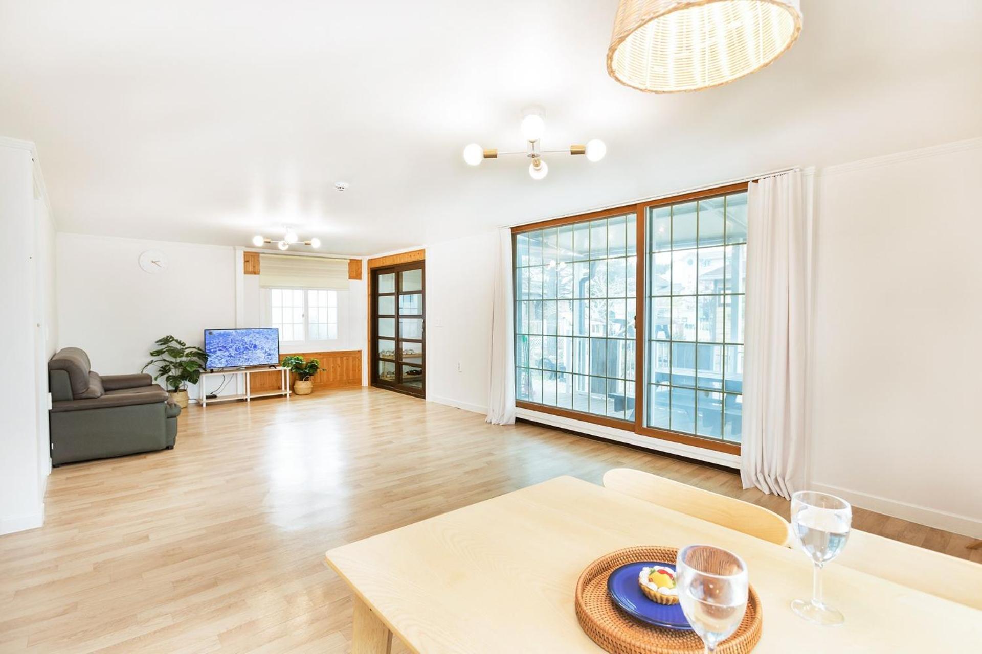 Family Room photo 2