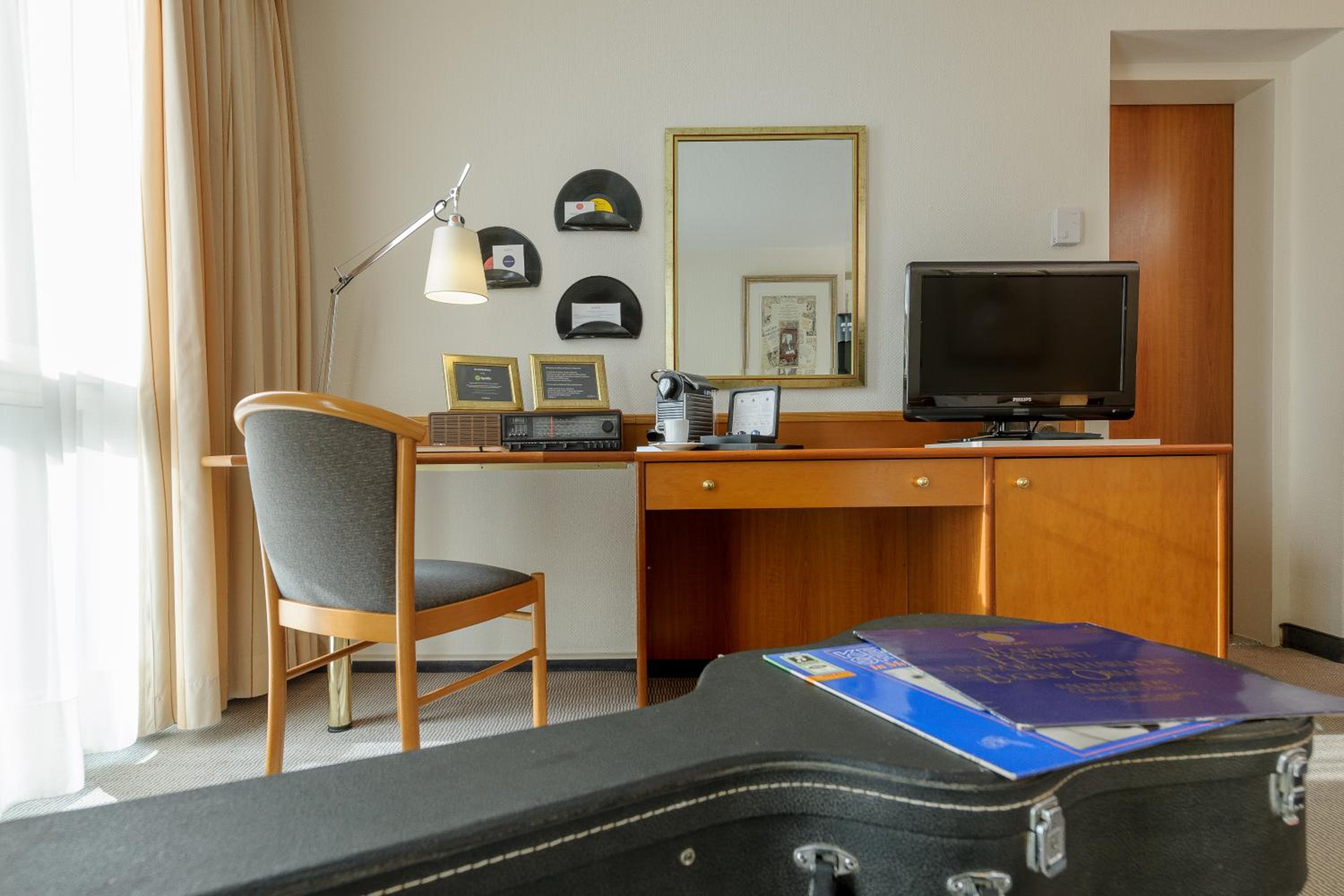 MyRoom by Lisa &amp; Katja: music on, world off! - Photo 3