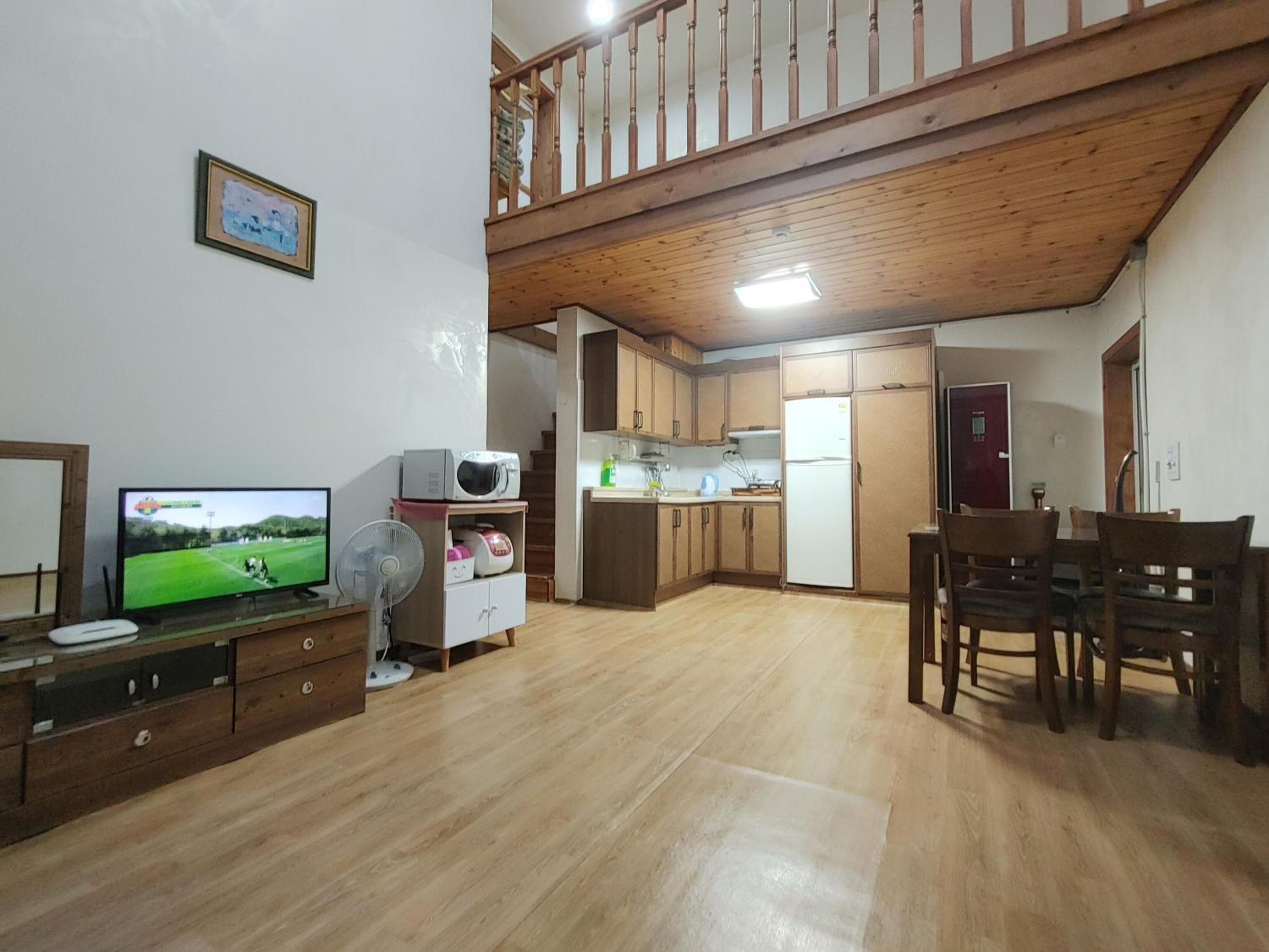 Family Room photo 1