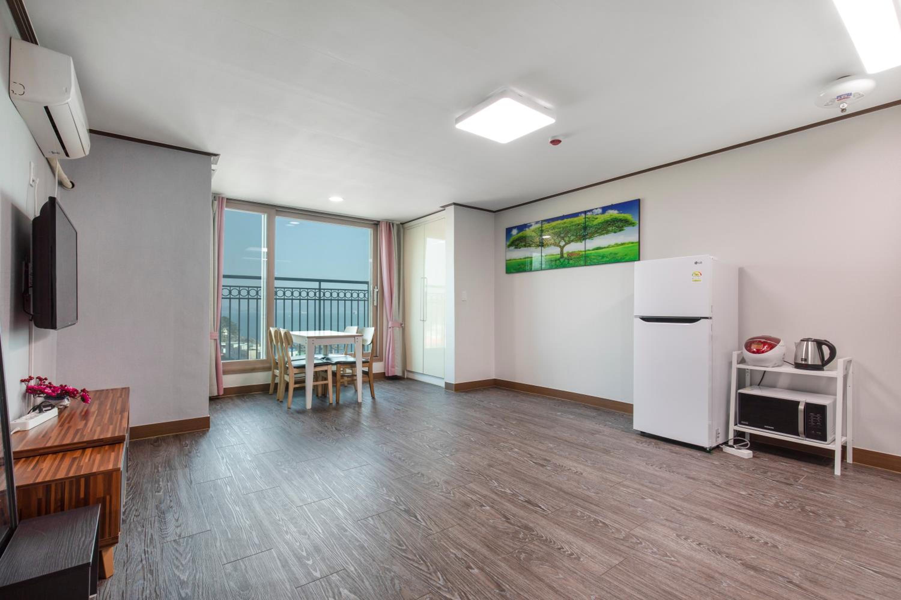 Double Room 4 photo 3