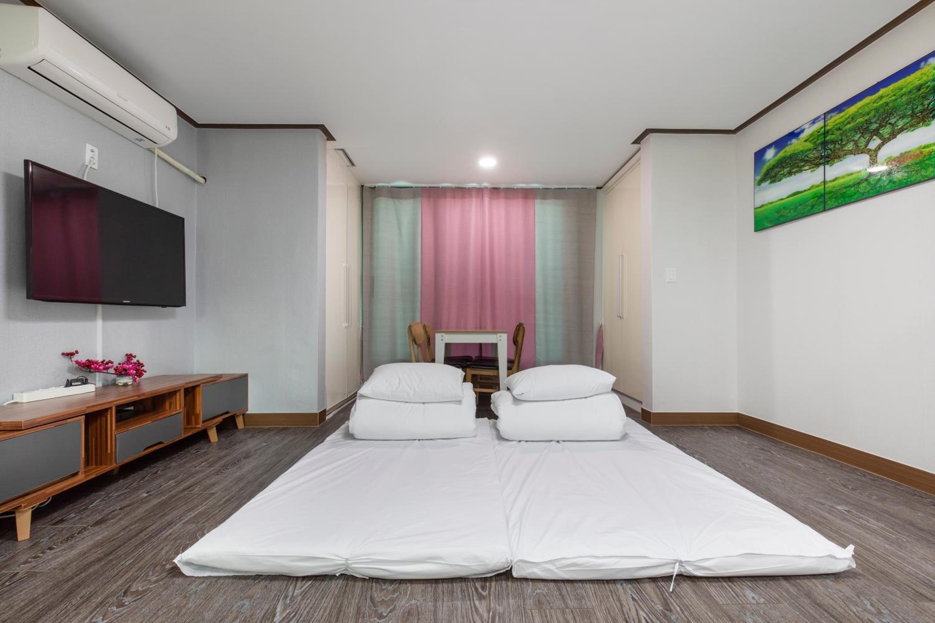 Double Room 4 photo 1
