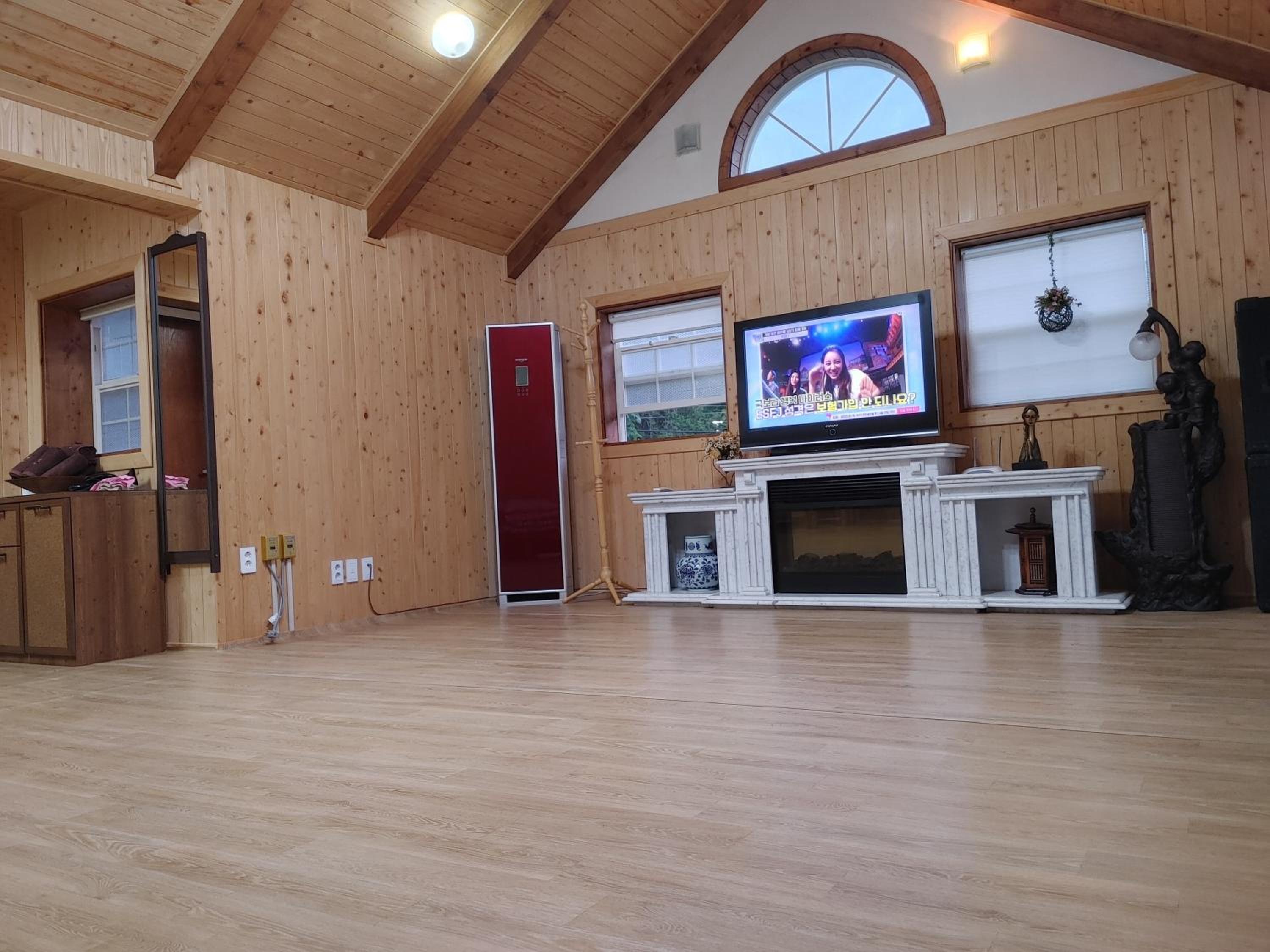 Family Room photo 1