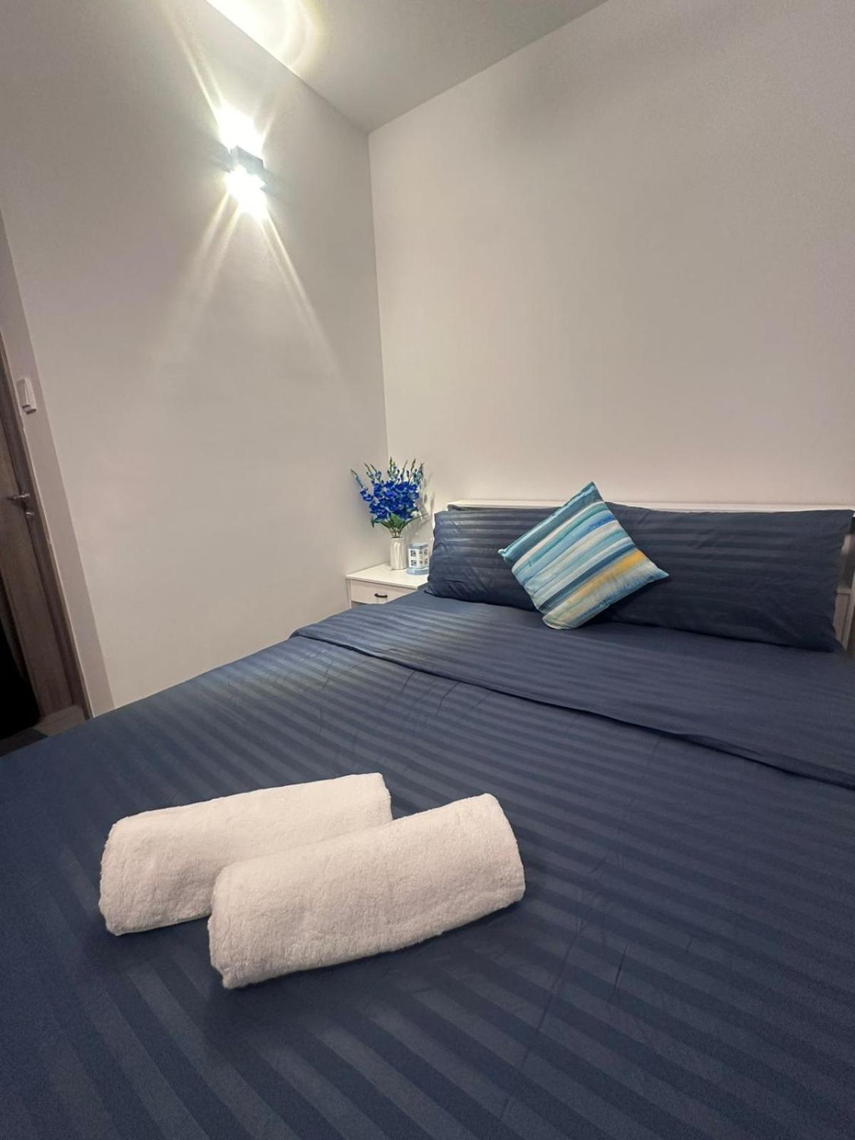 Queen Room with Balcony photo 2