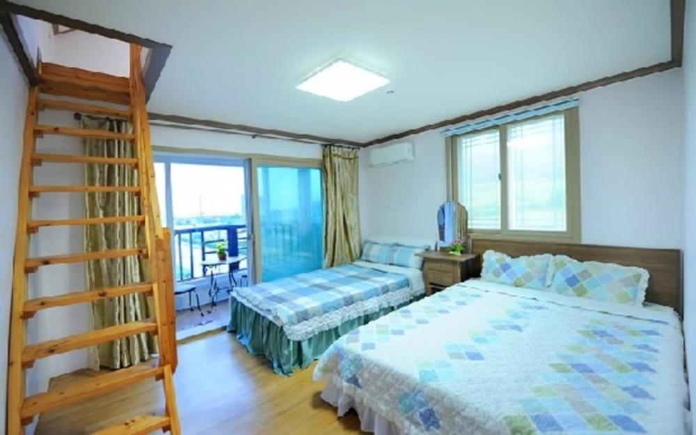 Family Room photo 2