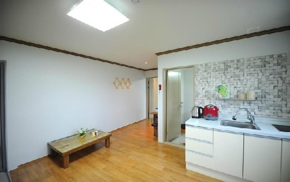 Family Room photo 3