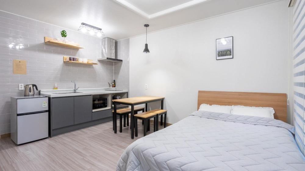 Double Room - Photo 11