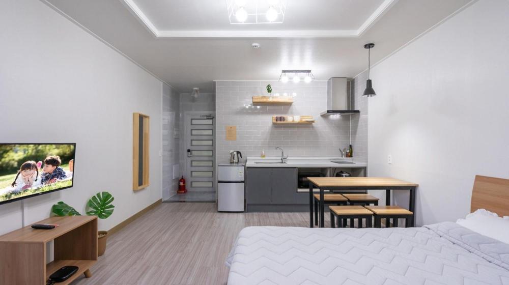 Double Room - Photo 5