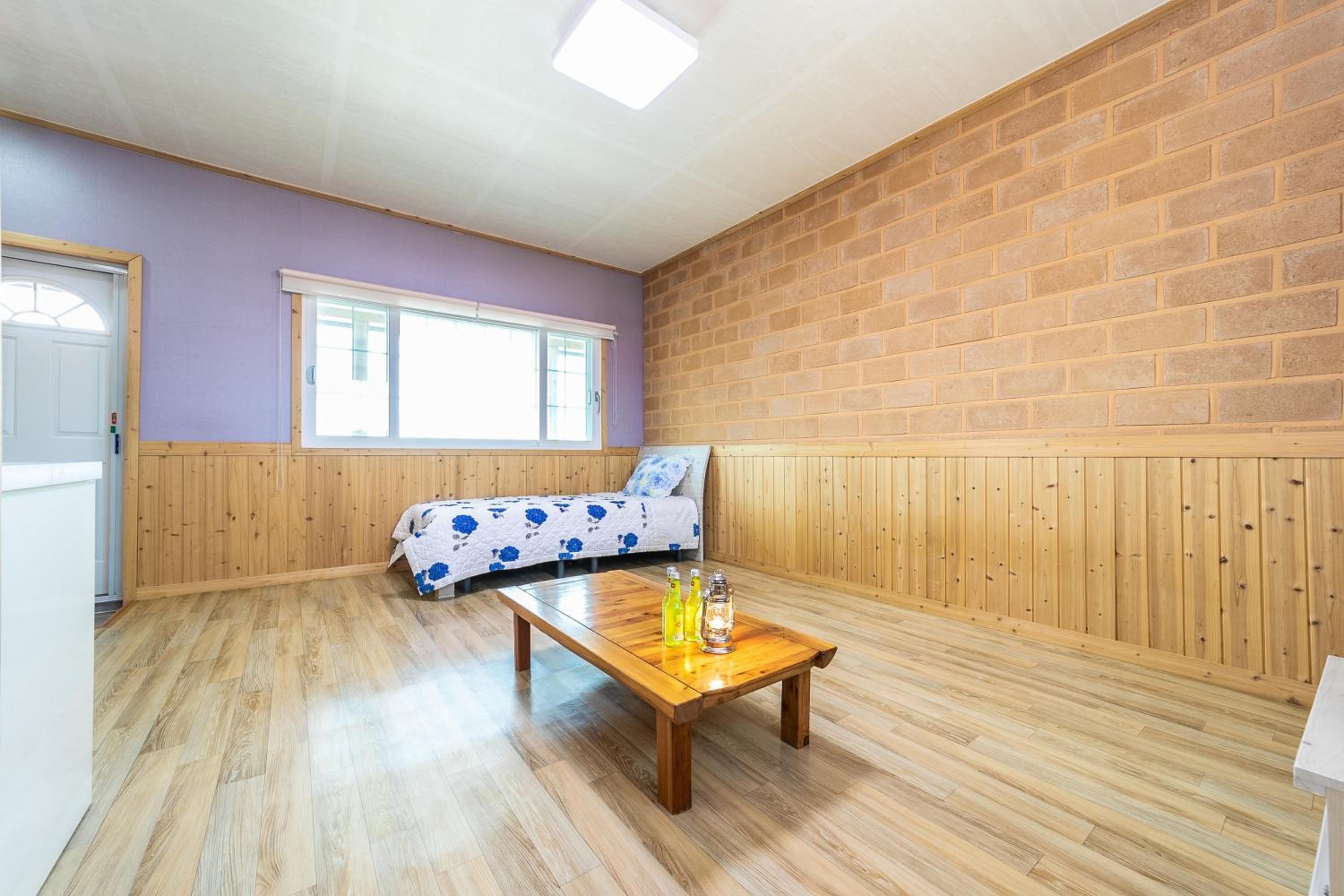 Family Room photo 3