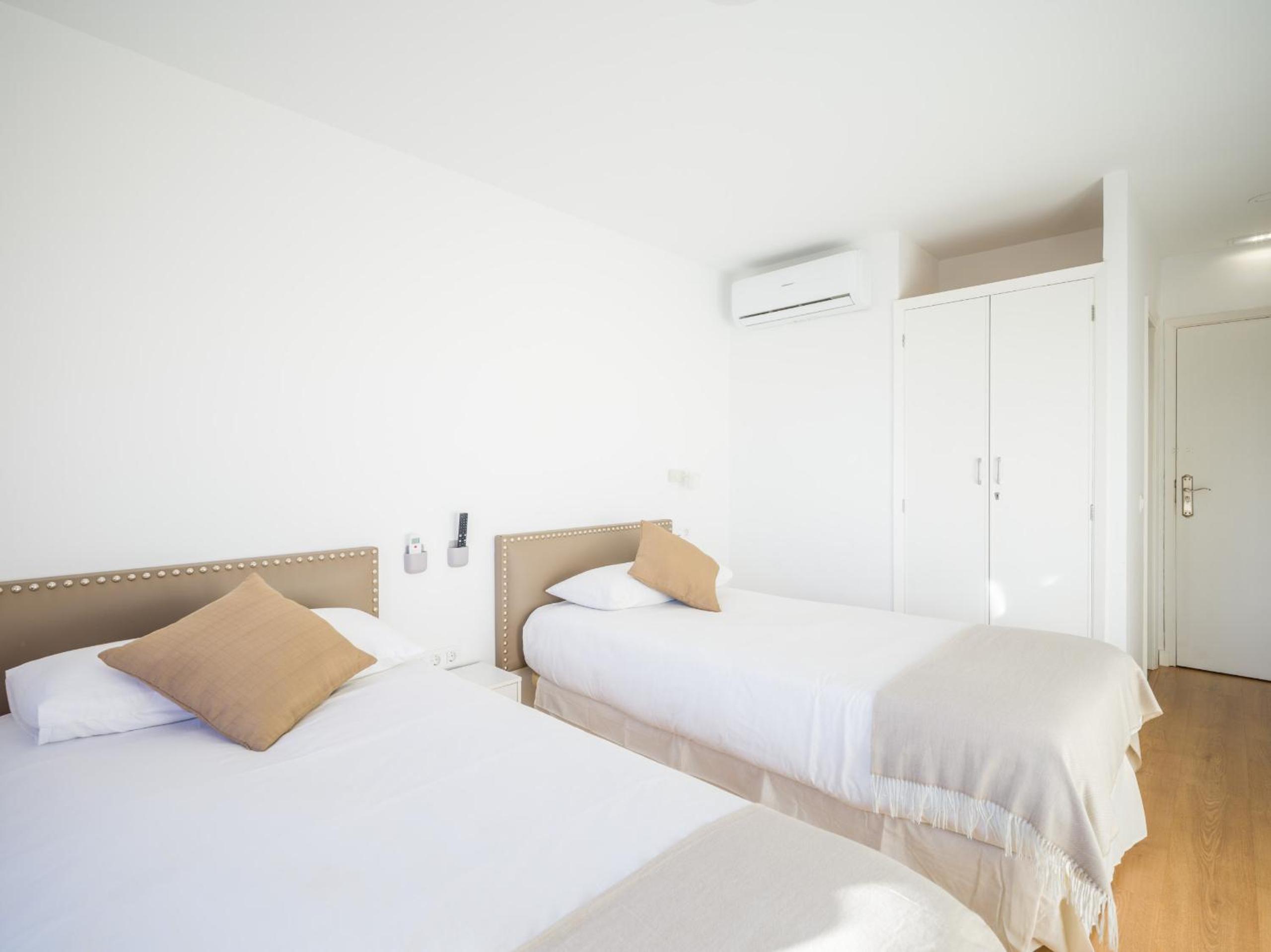 Twin Room With Mountain View photo 3