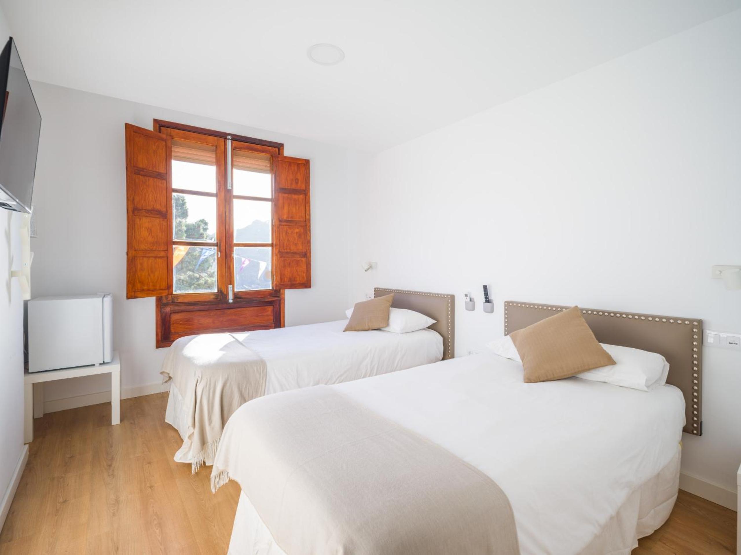 Twin Room With Mountain View photo 2