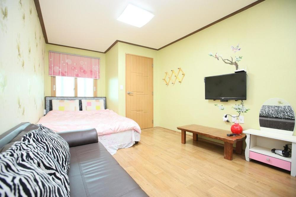 Double Room - Photo 3