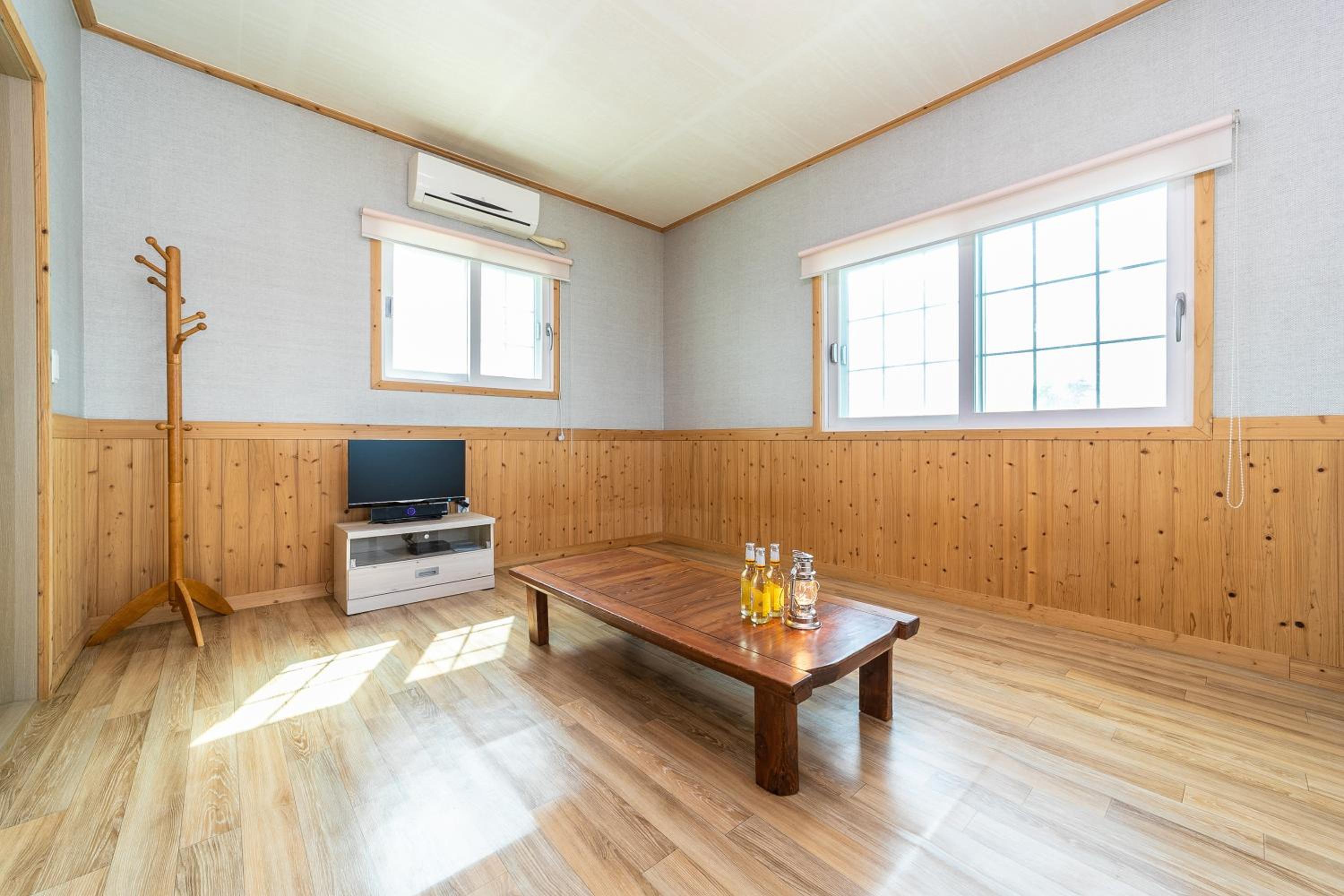 Family Room photo 3