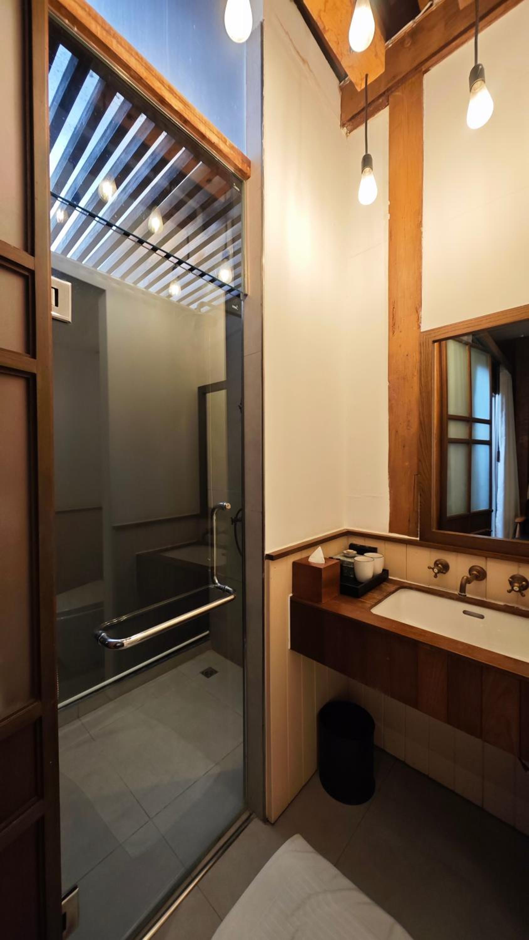 Deluxe Room with Garden View photo 3