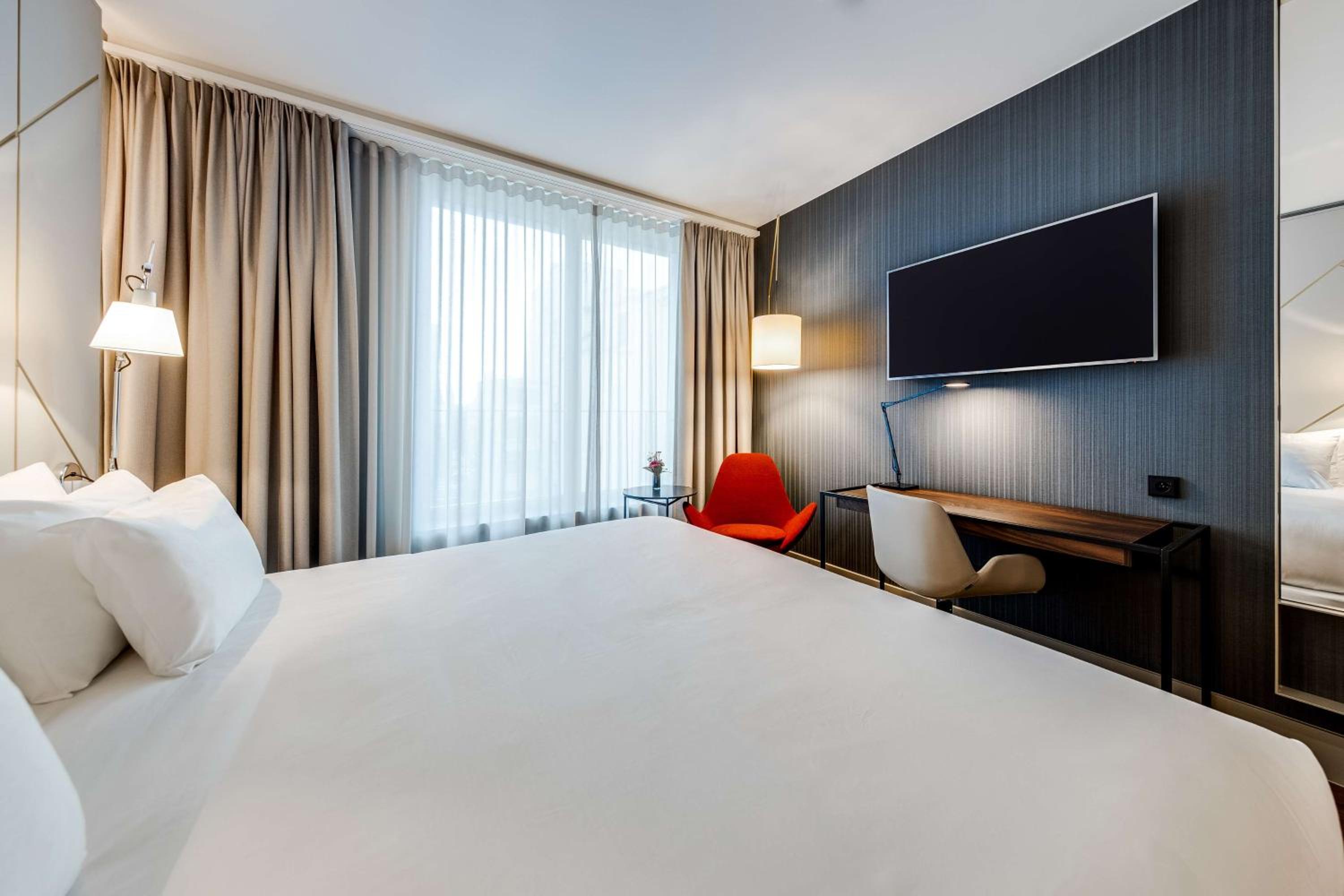 Superior Double or Twin Room thumbnail 5