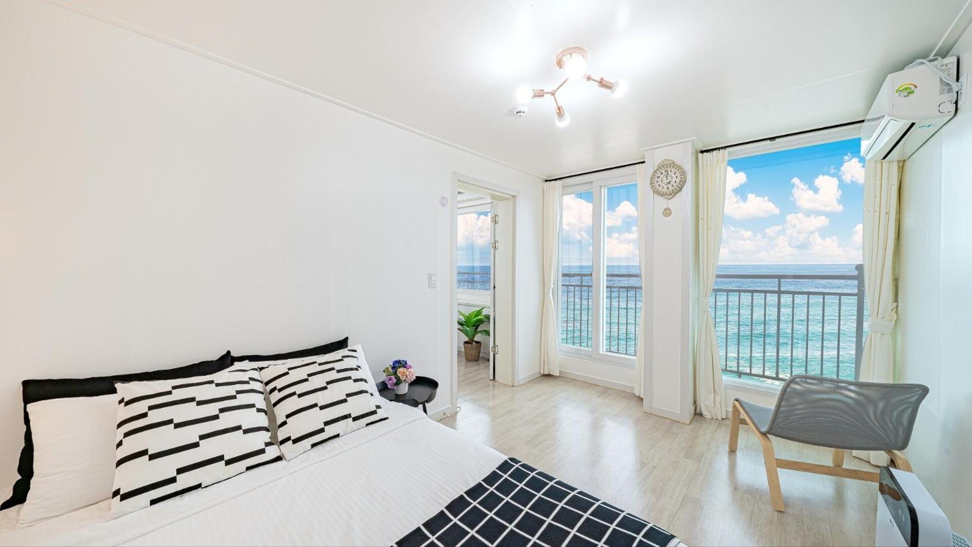 Double Room with Sea View 2 photo 1