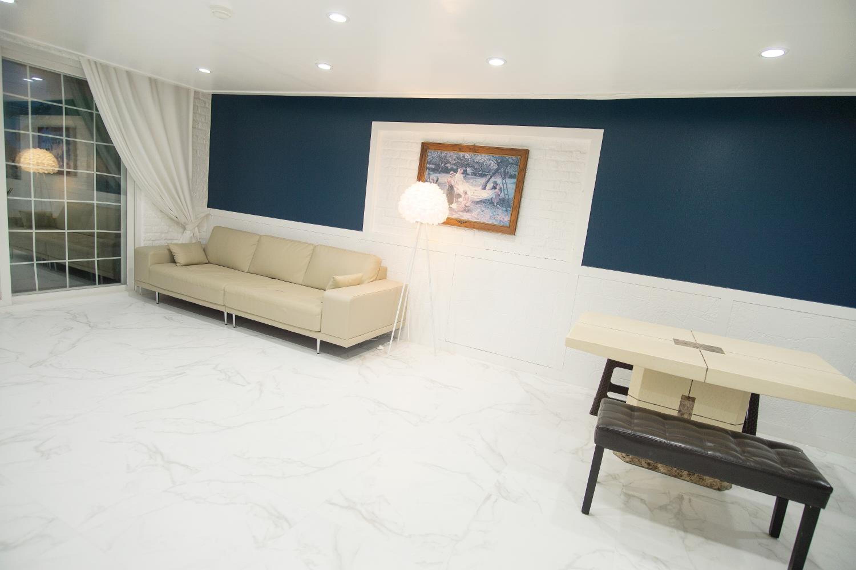 Family Room - Photo 7