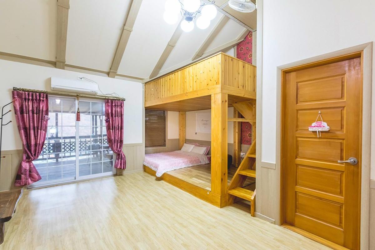 Quadruple Room - Photo 1