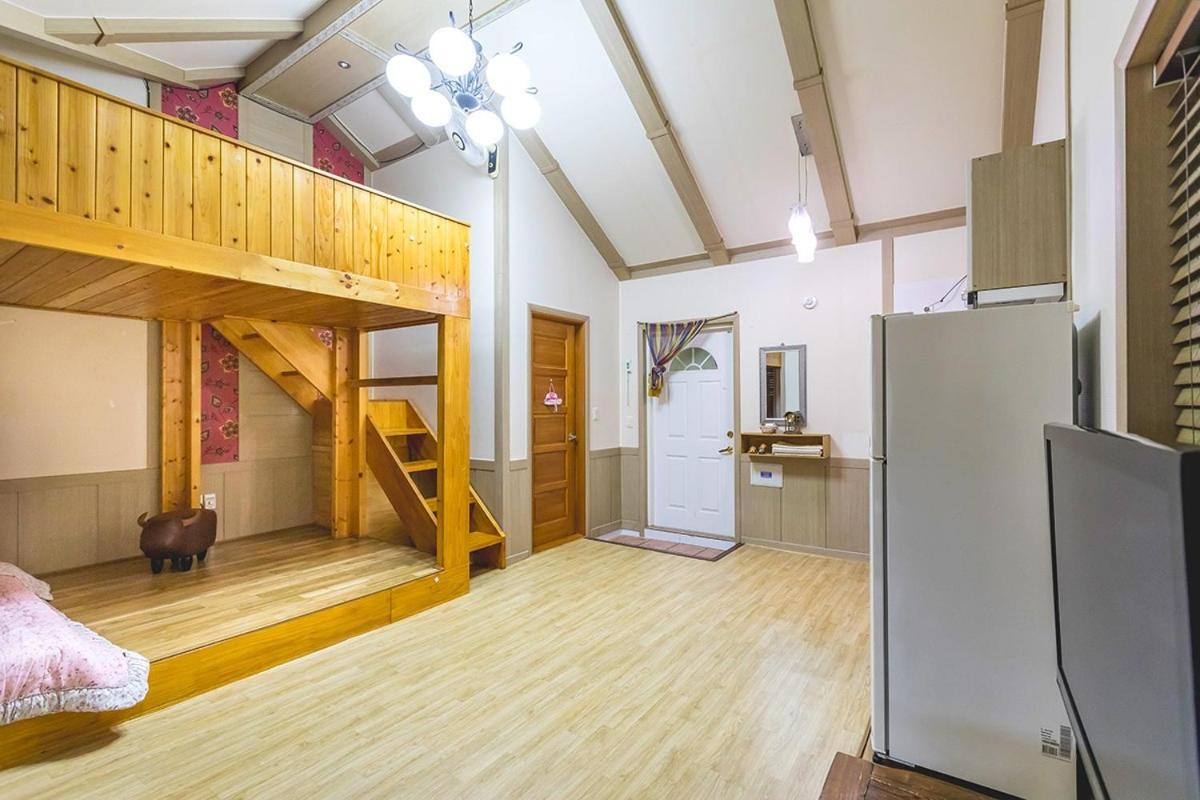 Quadruple Room - Photo 3