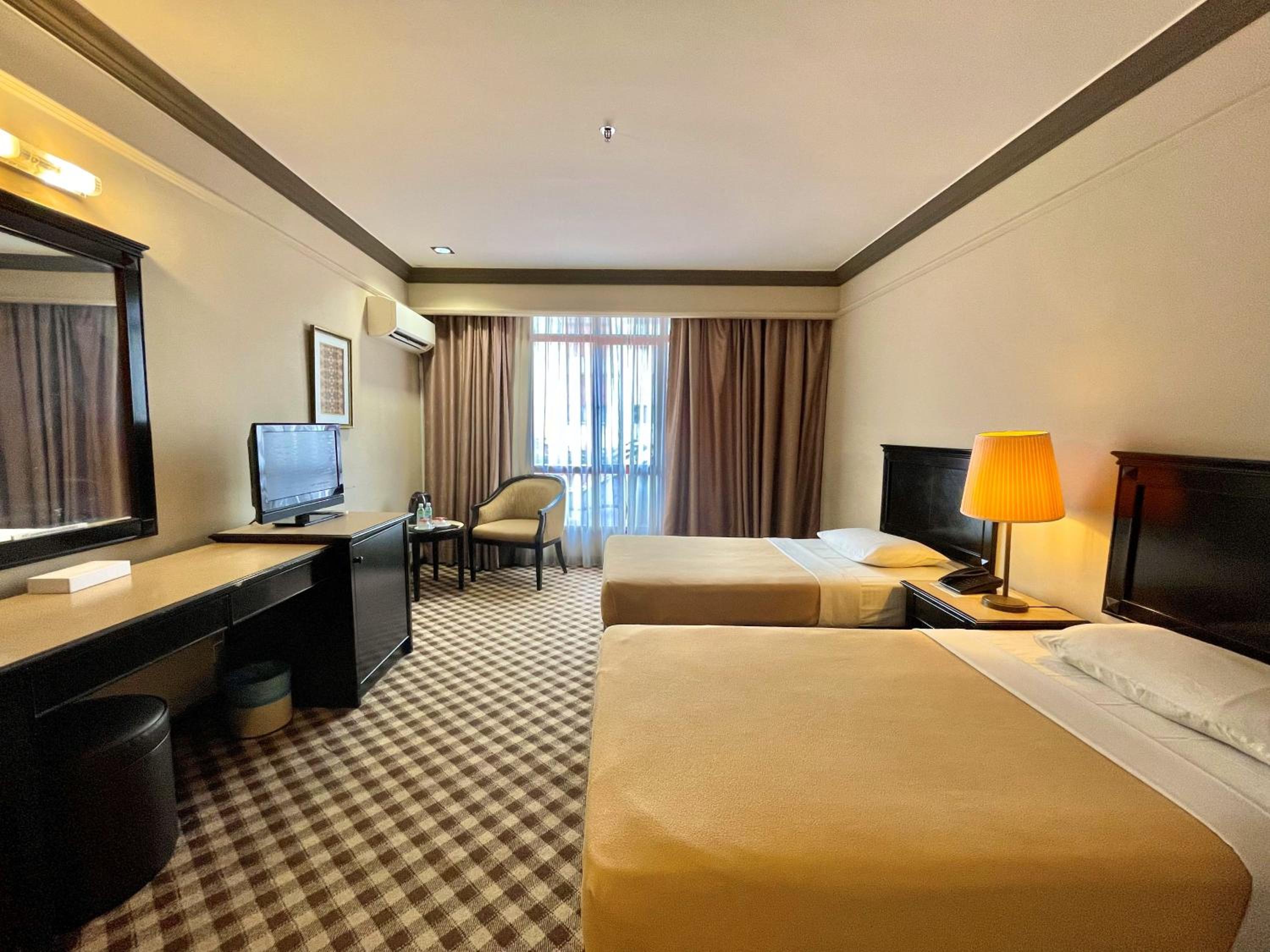 Deluxe Twin Room - Photo 12