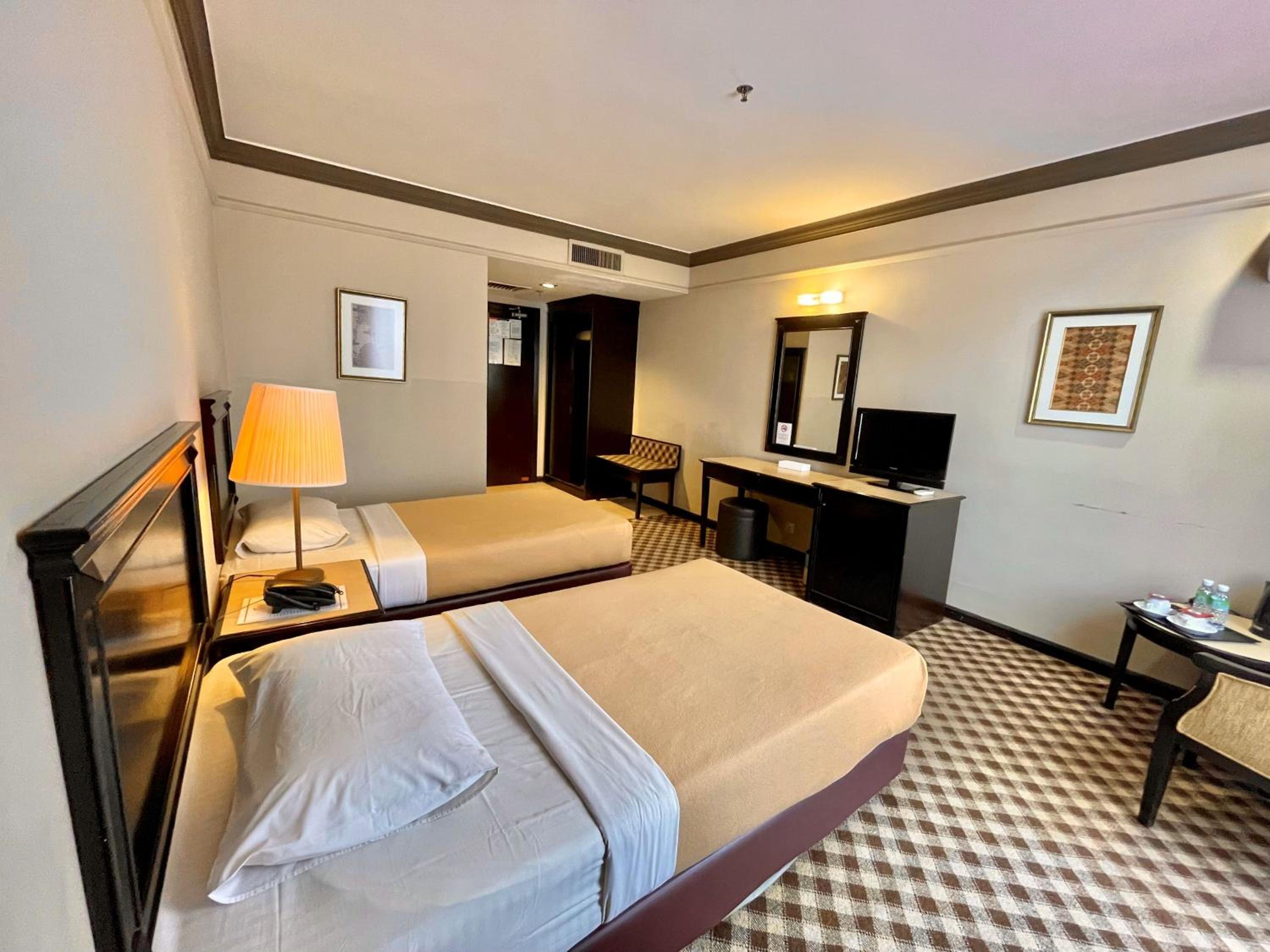 Deluxe Twin Room - Photo 17