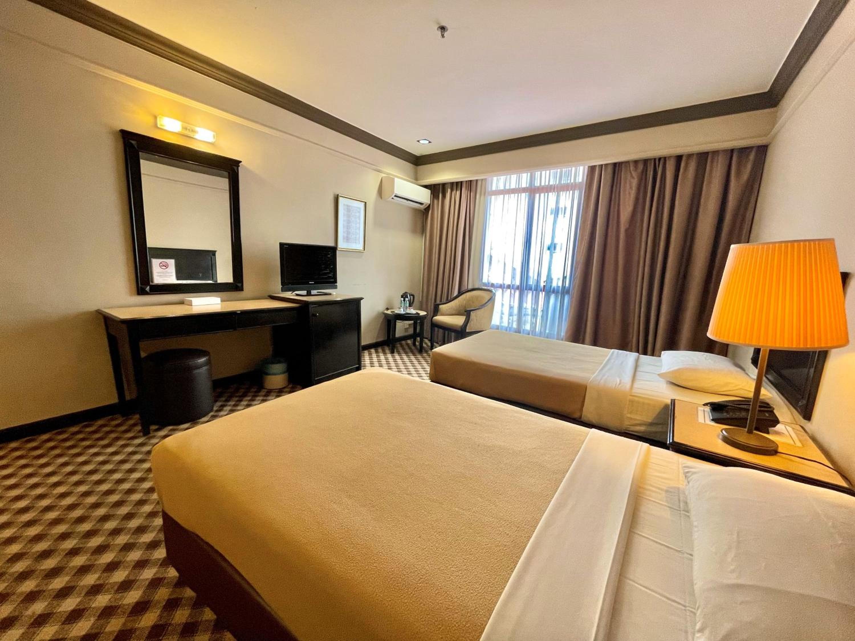 Deluxe Twin Room - Photo 8