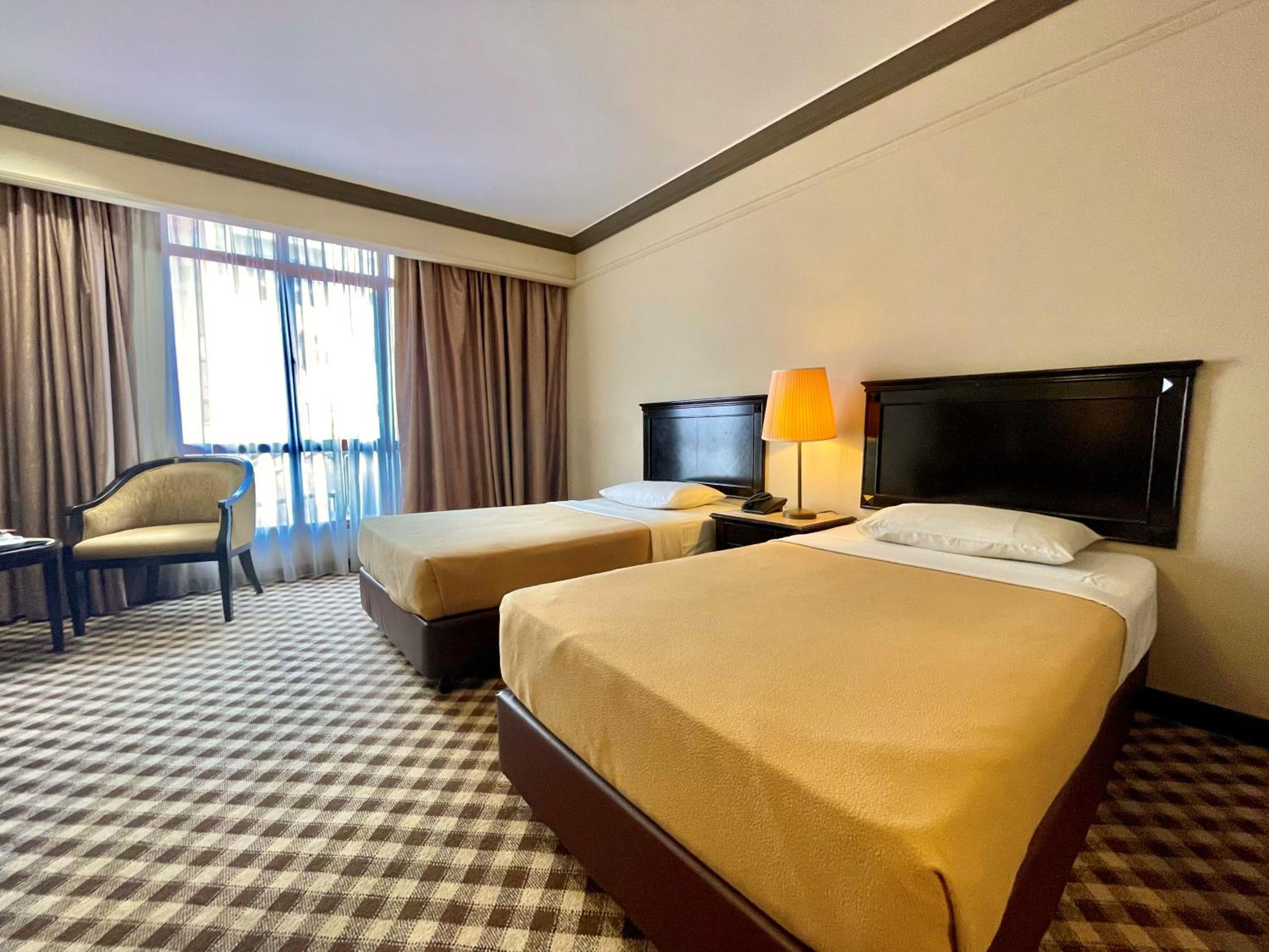 Deluxe Twin Room - Photo 15