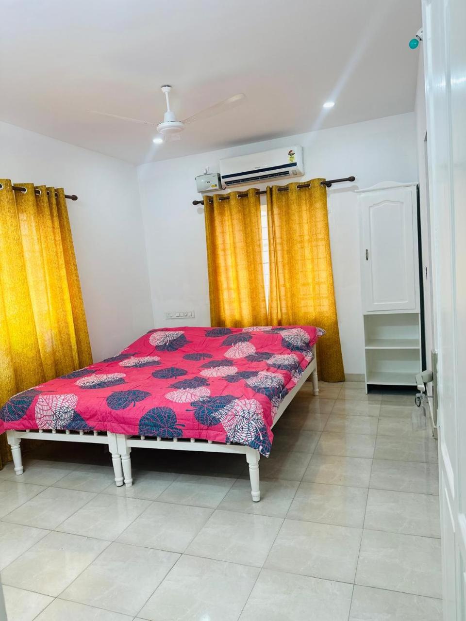 Deluxe Double Room (2 Adults + 1 Child) photo 3