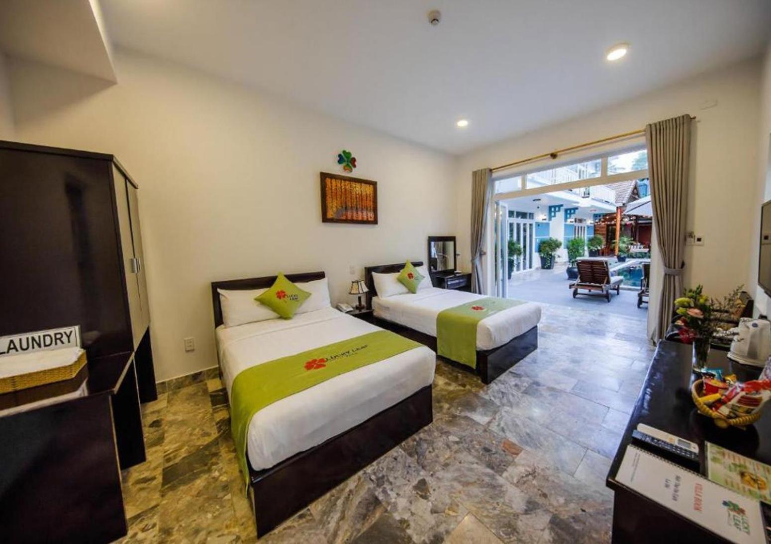 Triple Room With Pool View photo 1