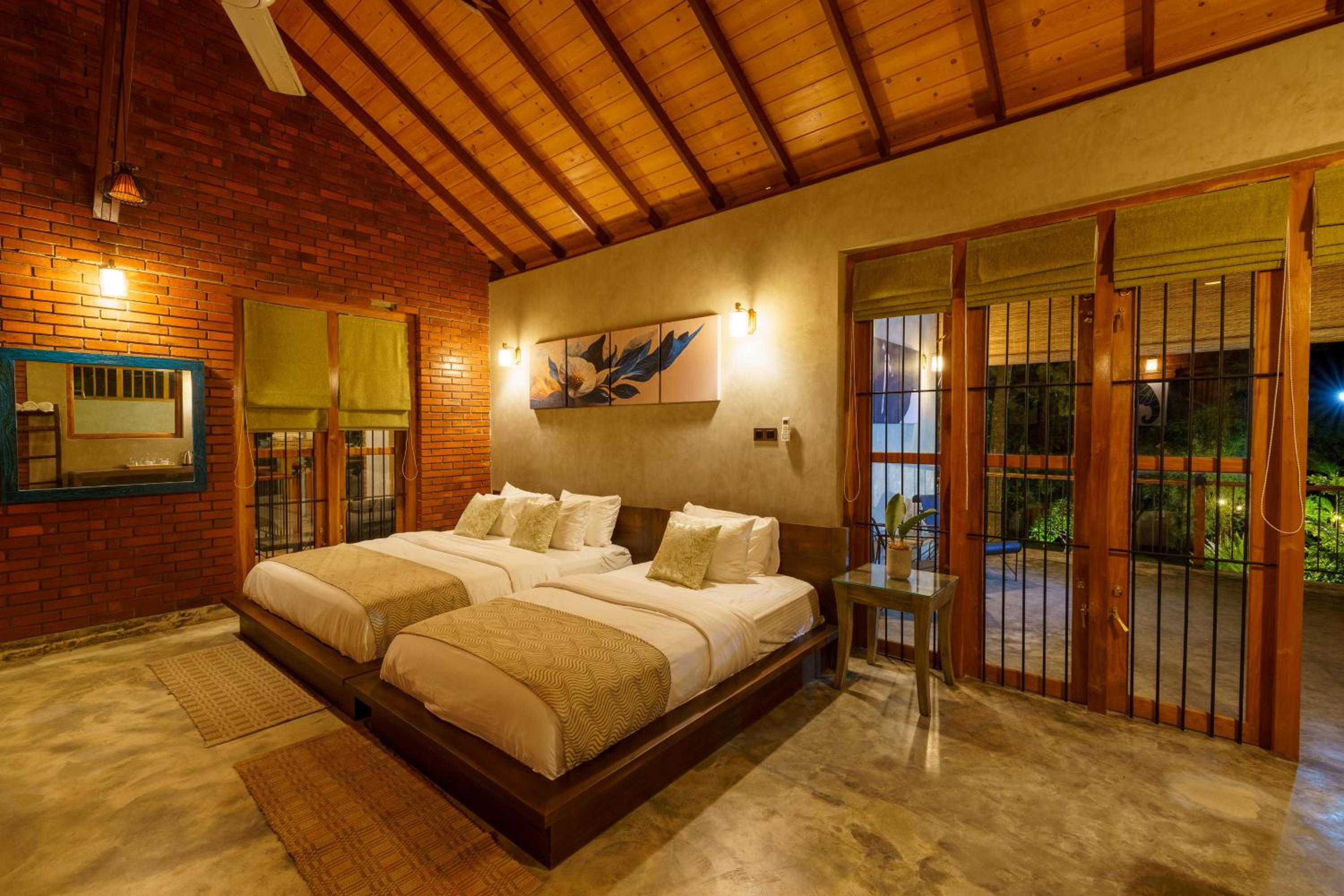 Family Room with Balcony photo 2